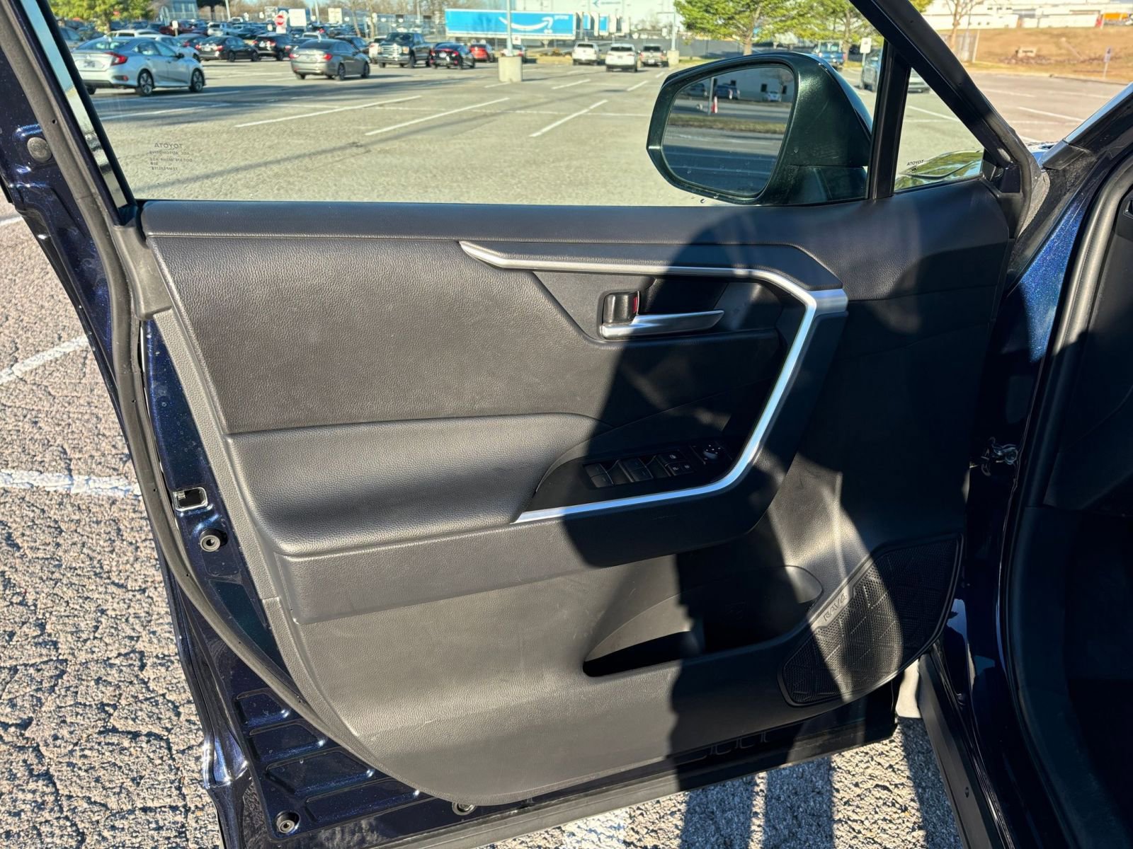 Thumbnail: 2025 Toyota RAV4 - 20