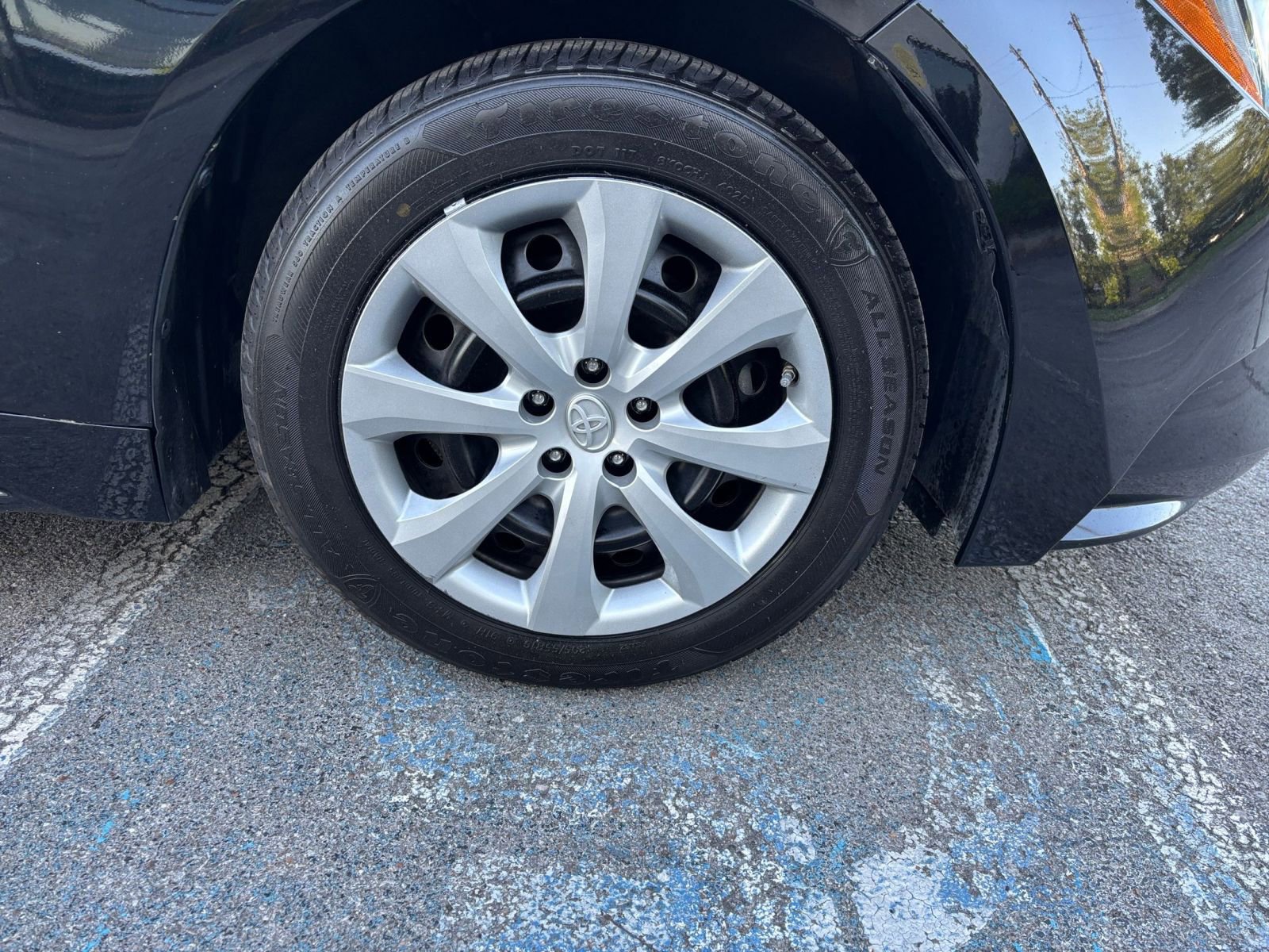 Thumbnail: 2023 Toyota Corolla - 27