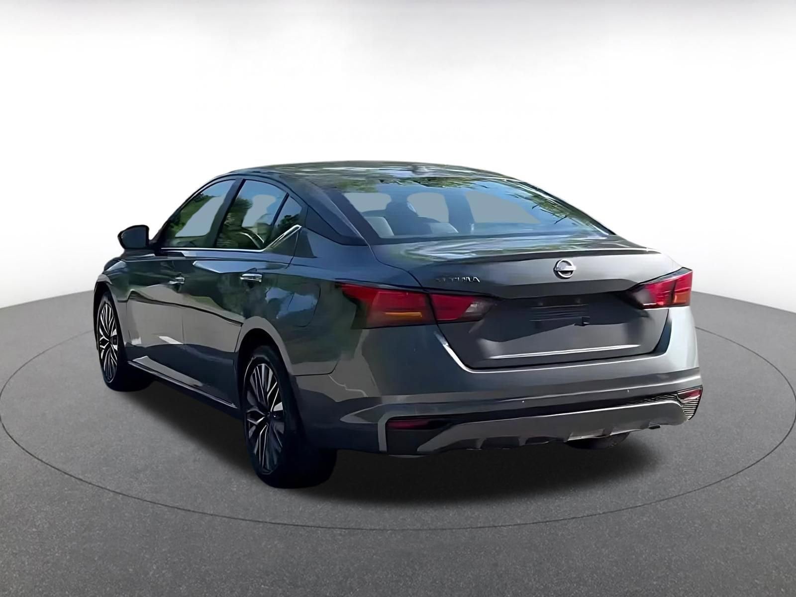 Thumbnail: 2025 Nissan Altima - 10