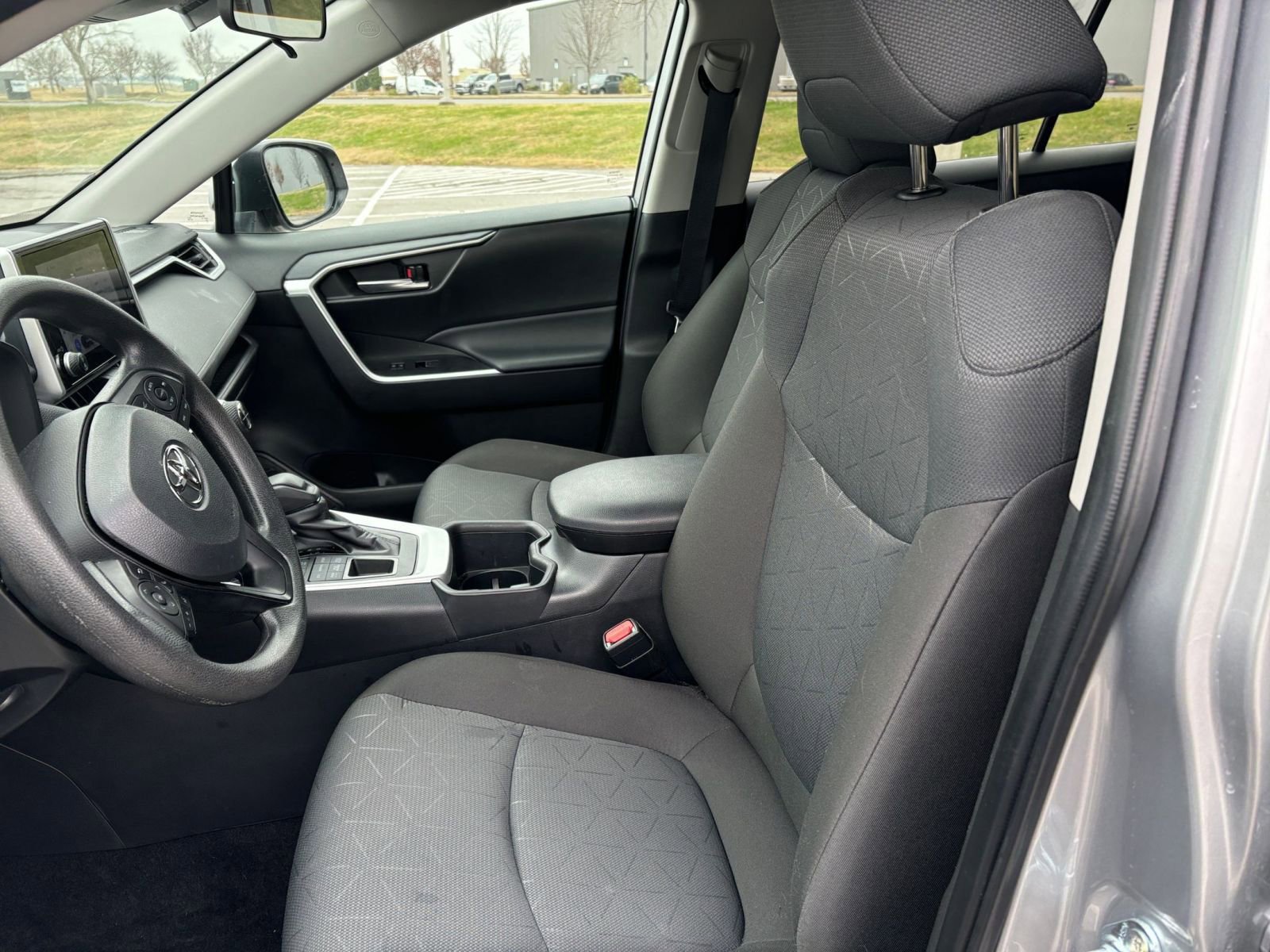 Thumbnail: 2025 Toyota RAV4 - 27