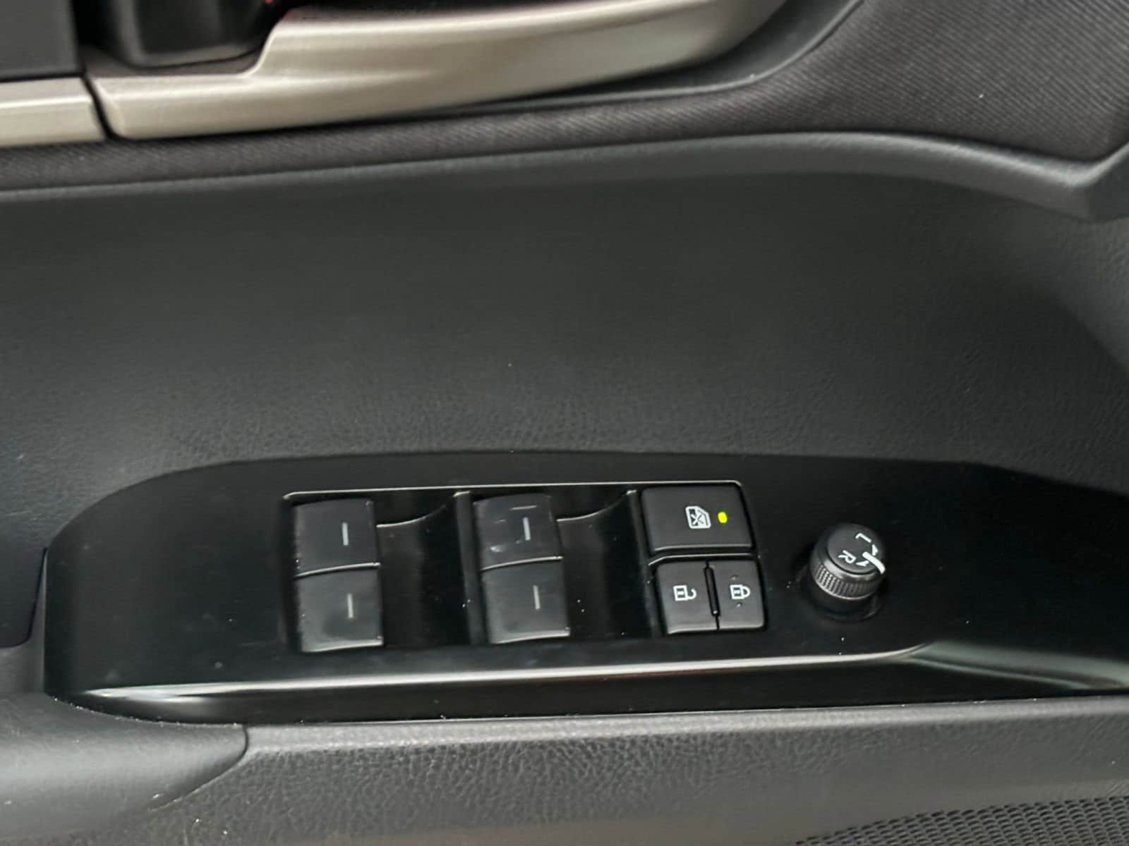 Thumbnail: 2025 Toyota Camry - 20