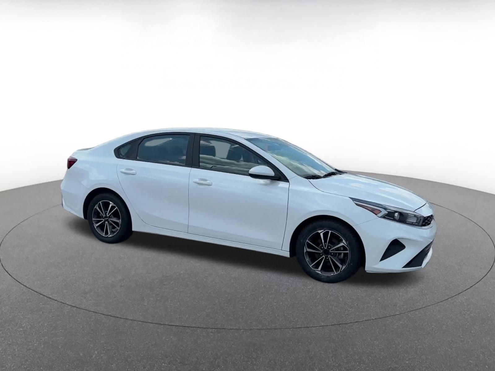 Thumbnail: 2023 Kia Forte - 2