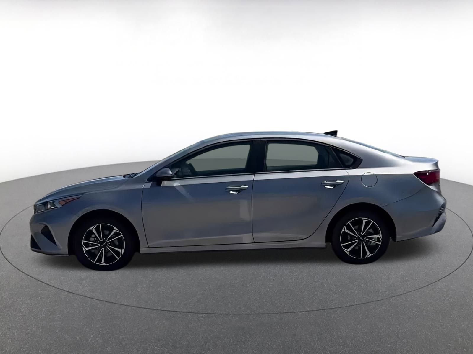 Thumbnail: 2024 Kia Forte - 7