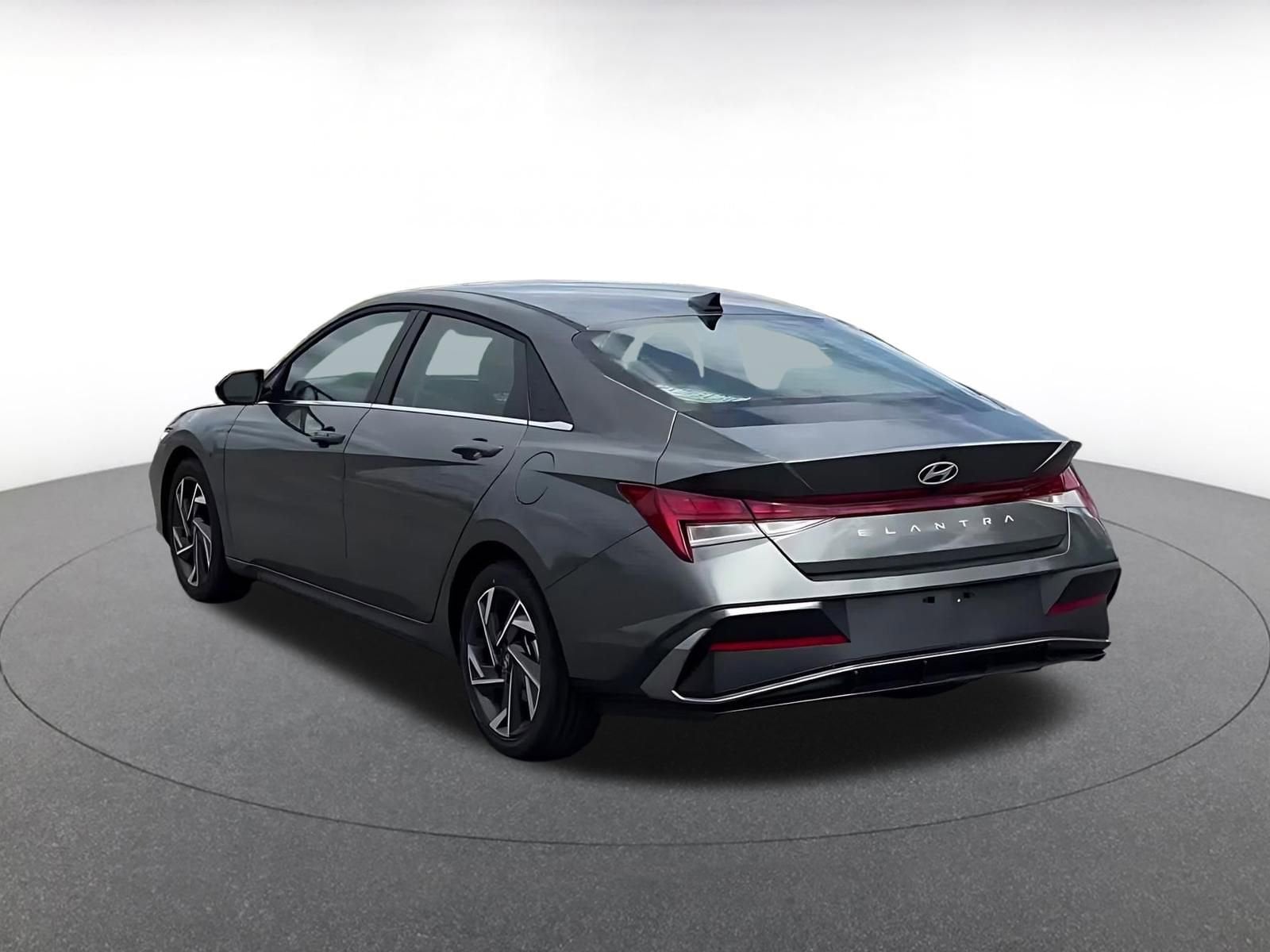 Thumbnail: 2025 Hyundai Elantra - 11