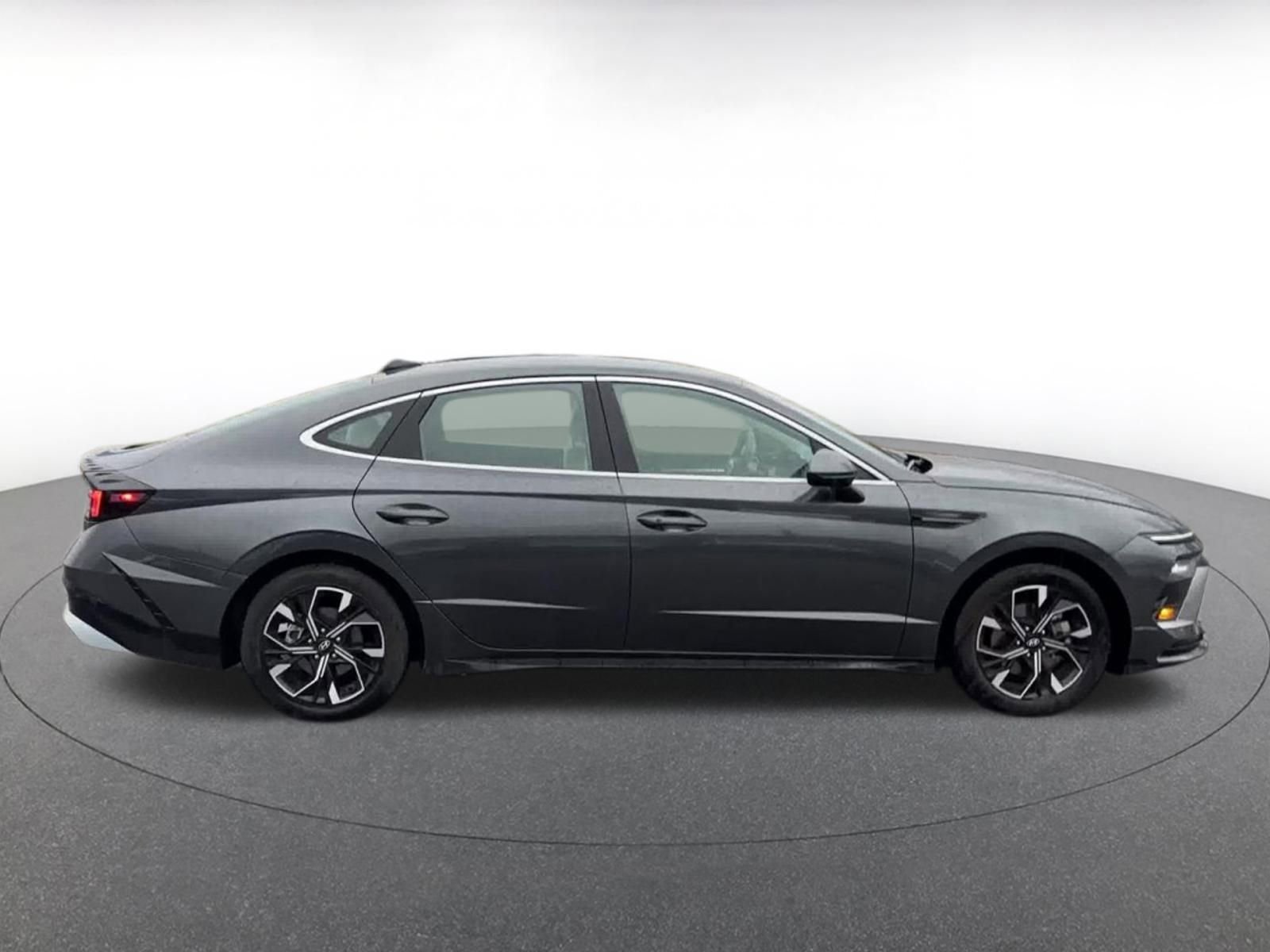 Thumbnail: 2025 Hyundai Sonata - 16