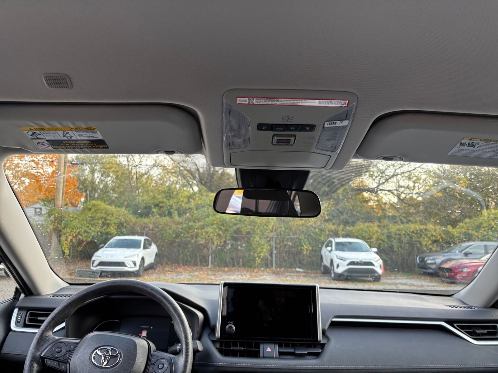 Thumbnail: 2025 Toyota RAV4 - 32