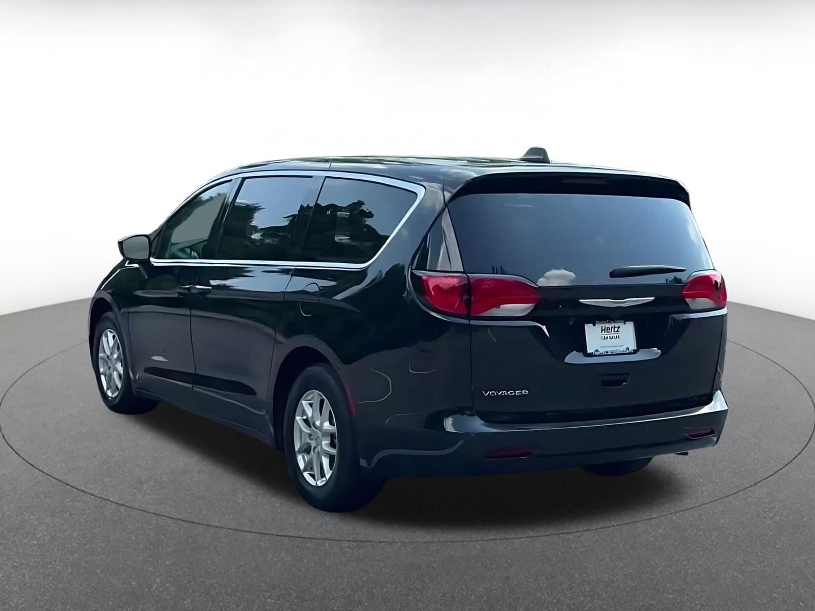 Thumbnail: 2024 Chrysler Voyager - 10