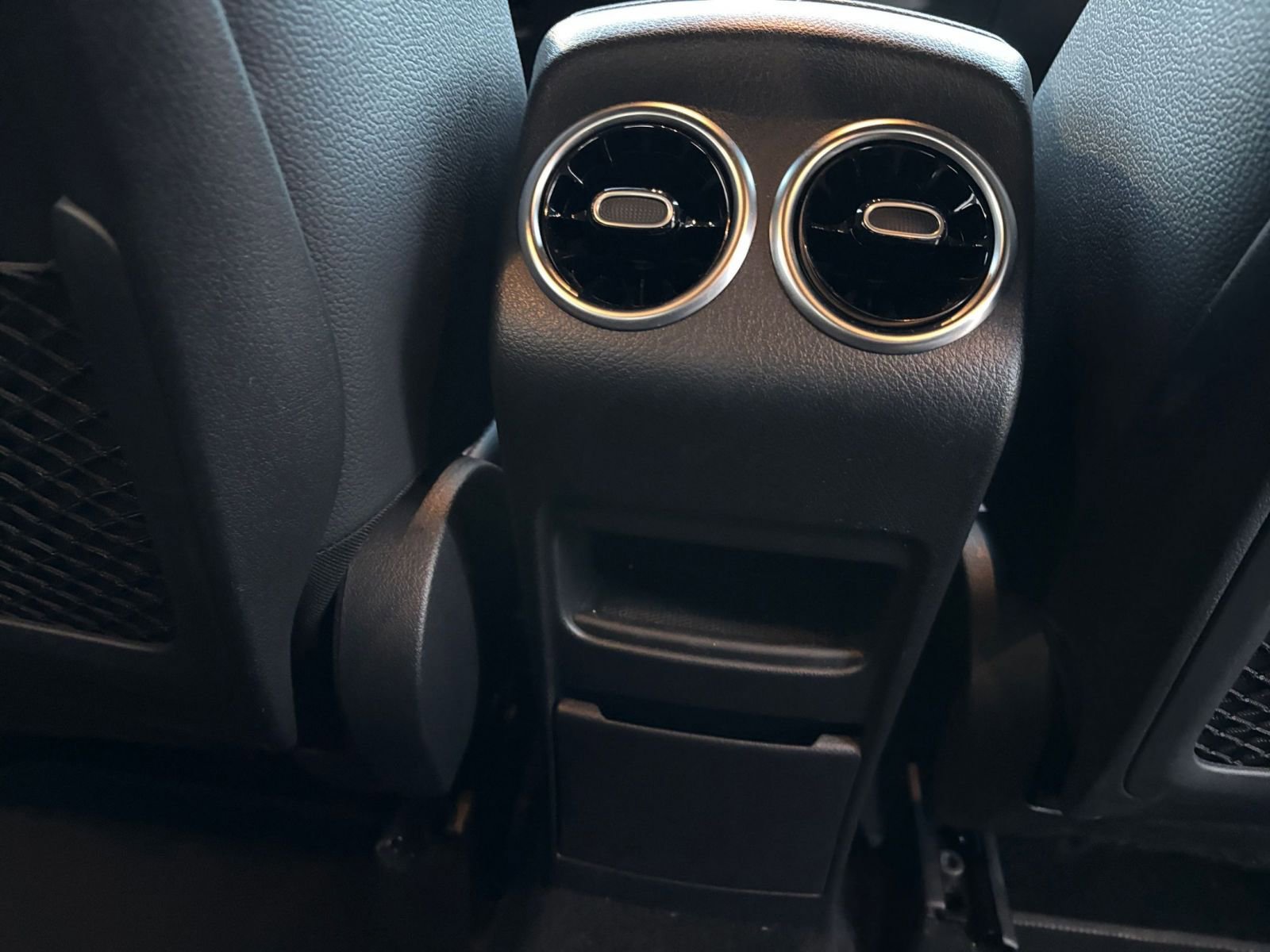 Thumbnail: 2025 Mercedes-Benz GLA - 25