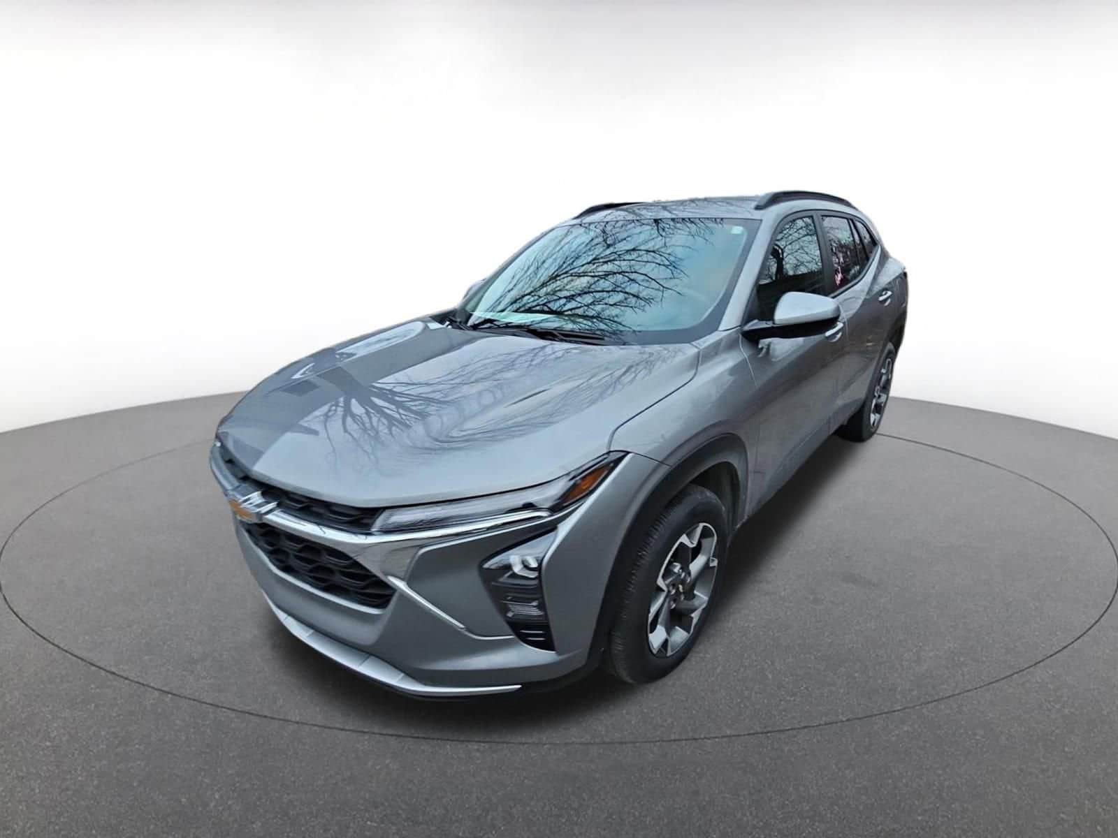 Thumbnail: 2025 Chevrolet Trax - 3