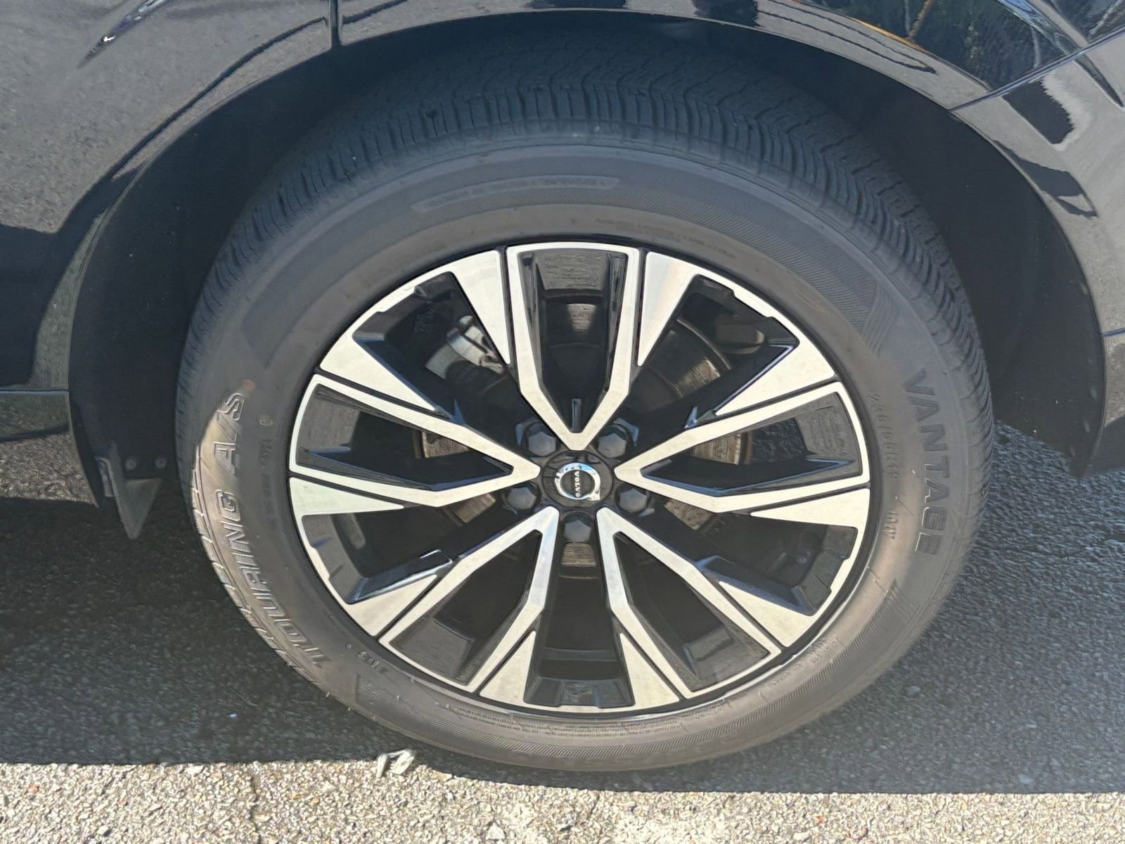 Thumbnail: 2023 Volvo XC60 - 29