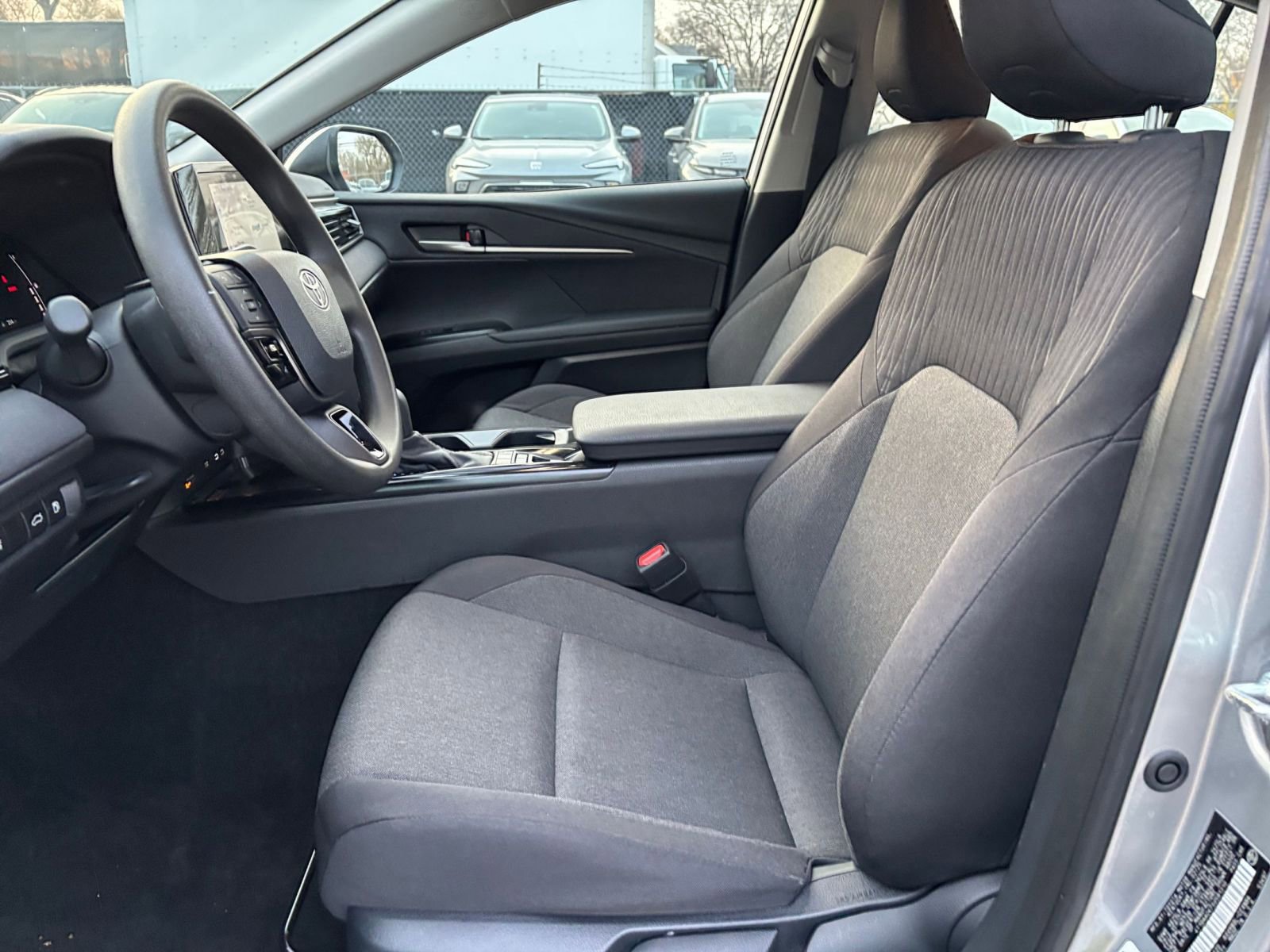 Thumbnail: 2025 Toyota Camry - 25