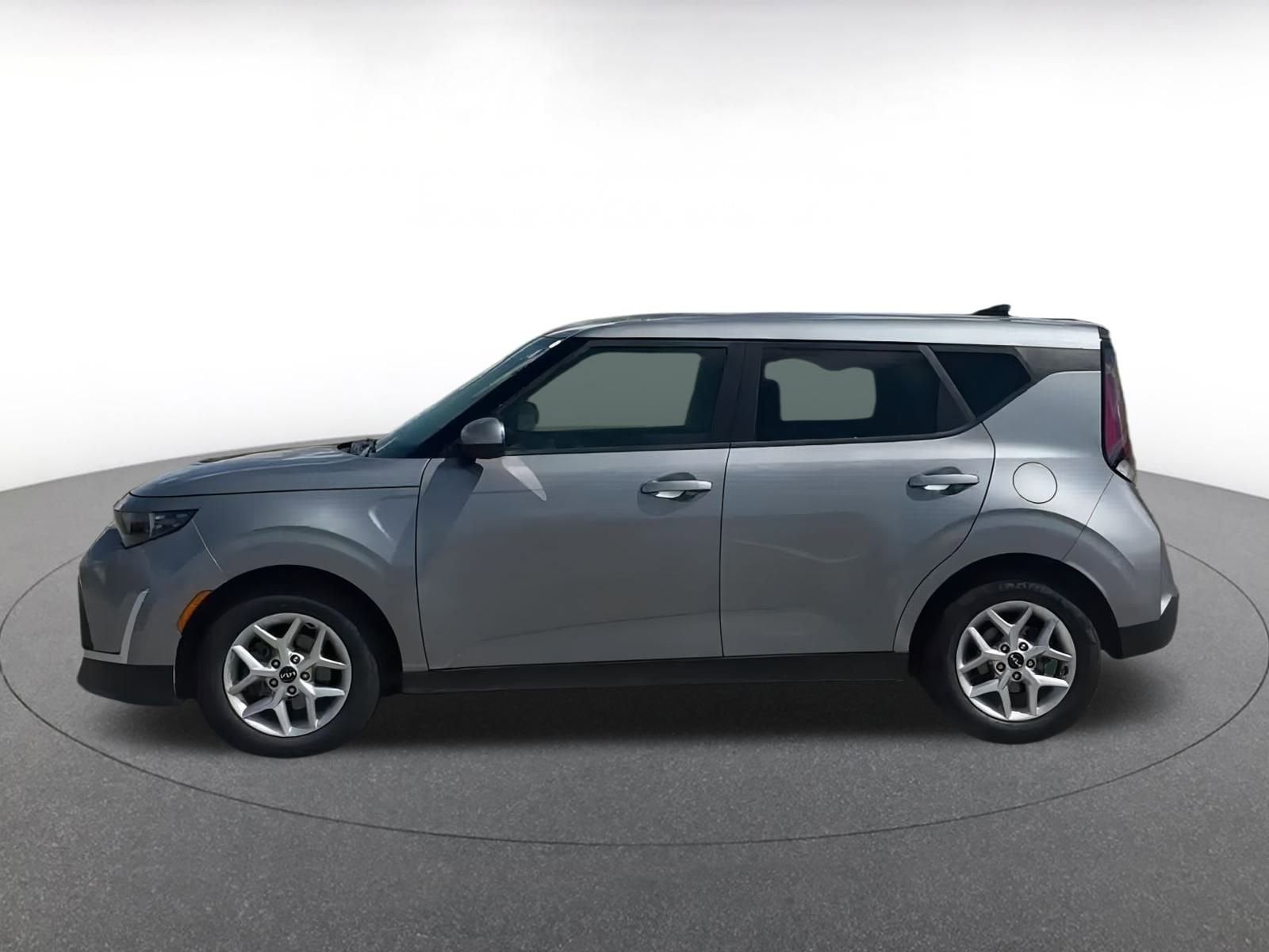 Thumbnail: 2023 Kia Soul - 8