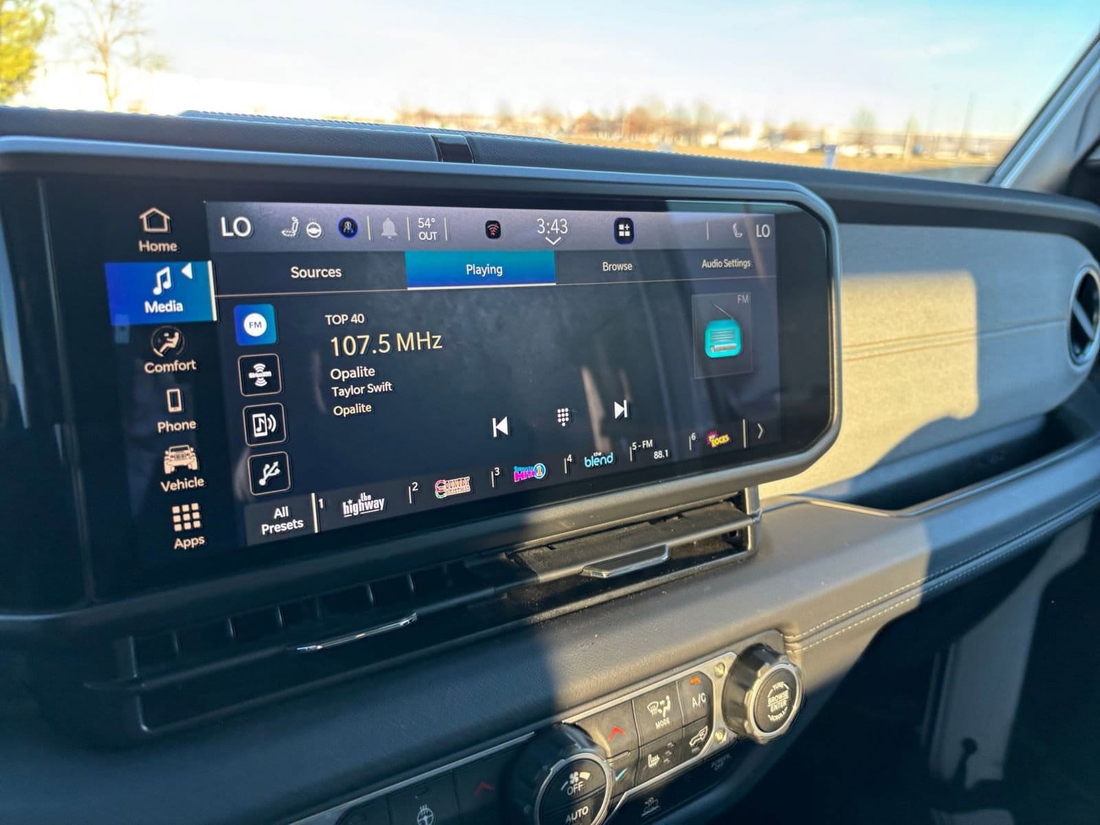 Thumbnail: 2025 Jeep Wrangler - 21