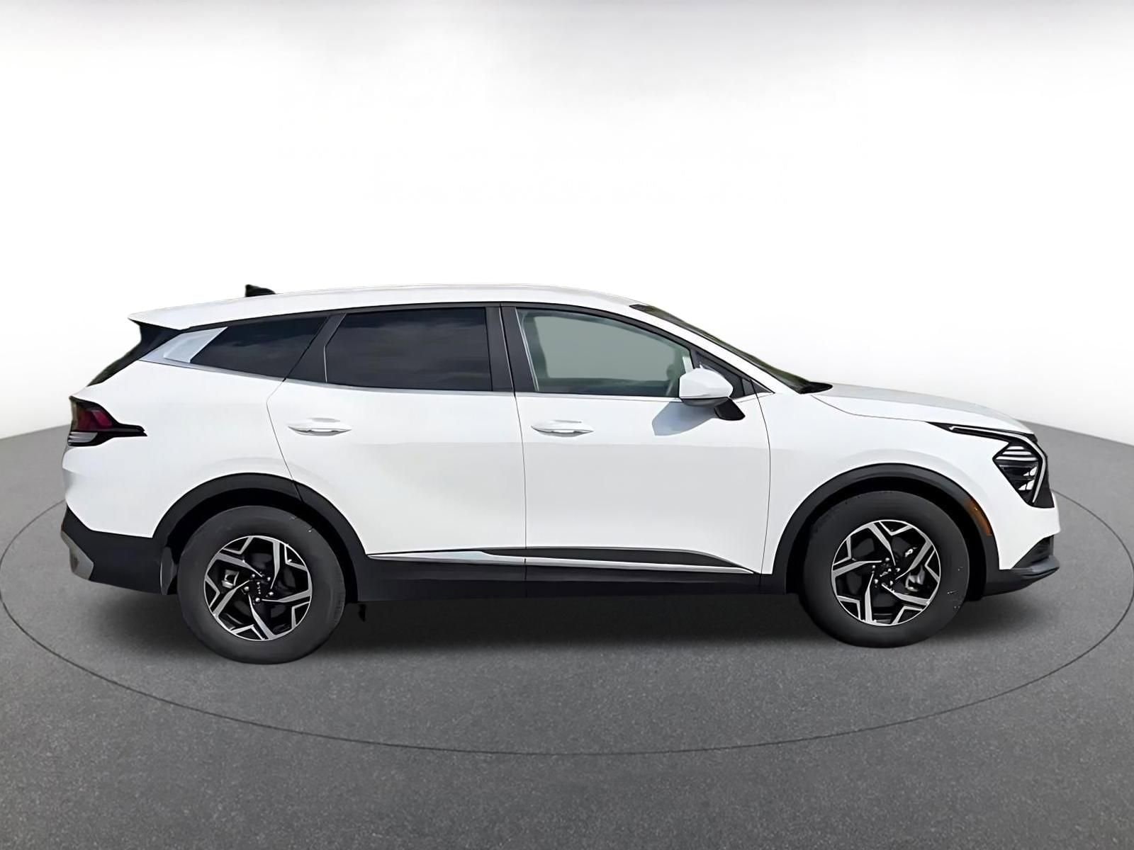 Thumbnail: 2025 Kia Sportage - 16