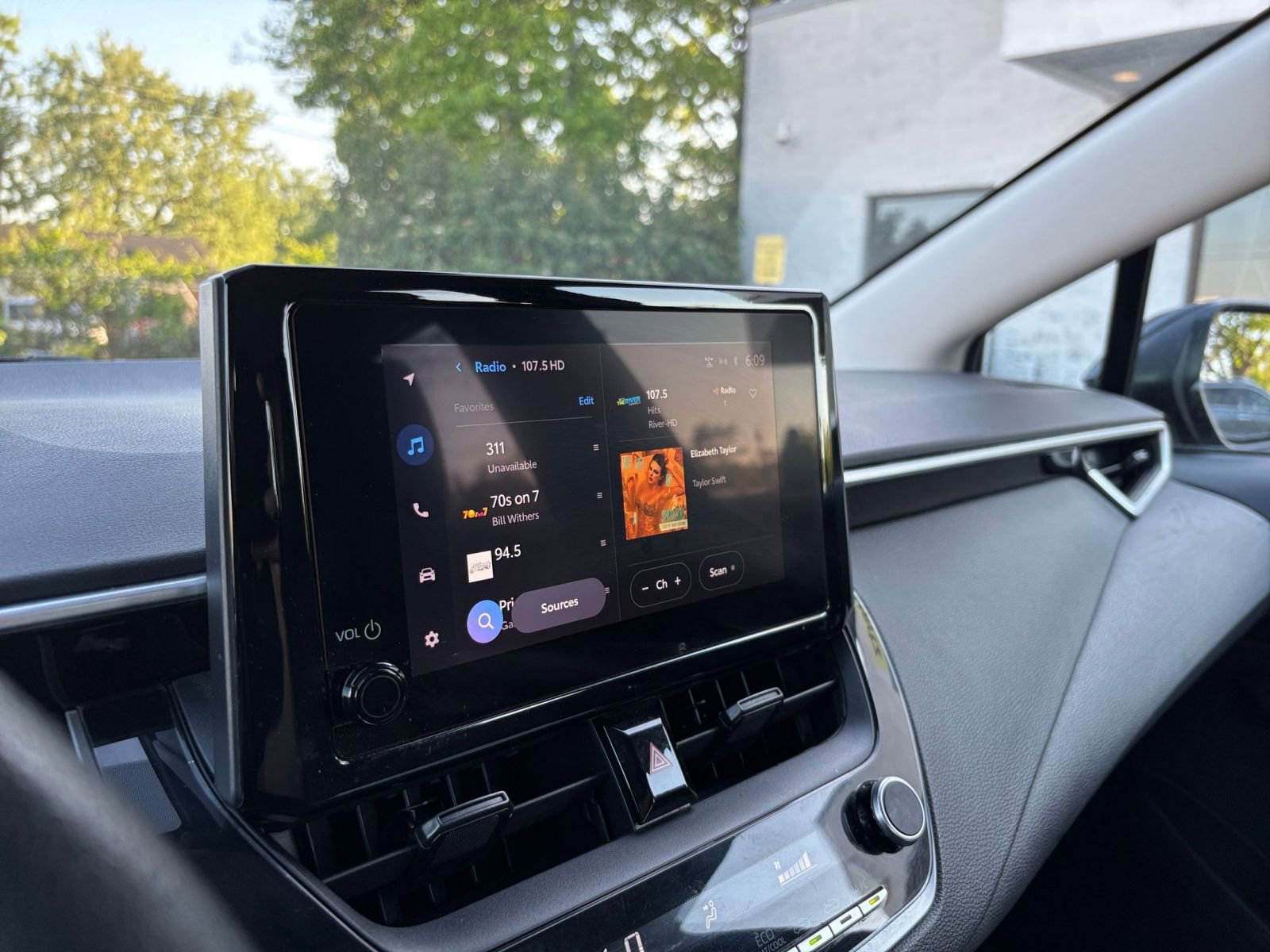 Thumbnail: 2023 Toyota Corolla - 20