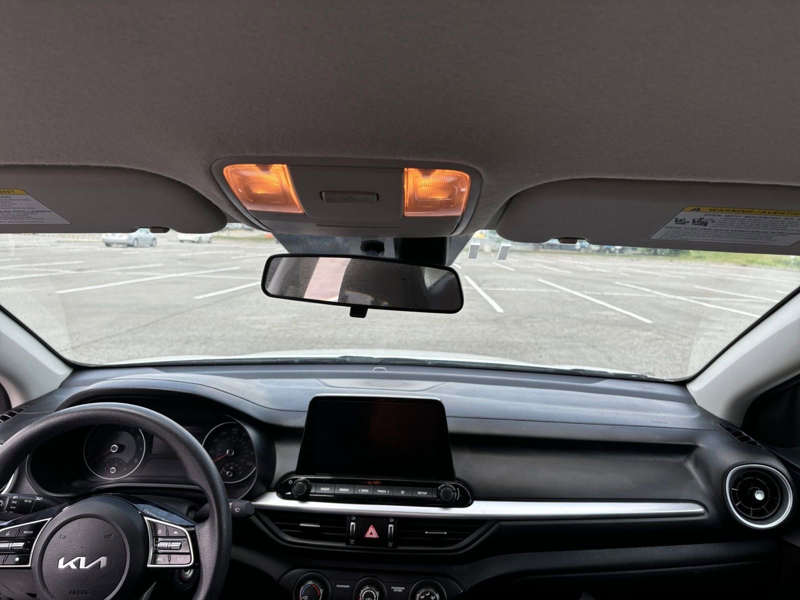 Thumbnail: 2023 Kia Forte - 32
