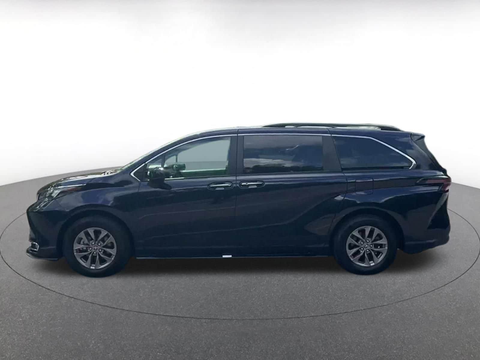 Thumbnail: 2024 Toyota Sienna - 7
