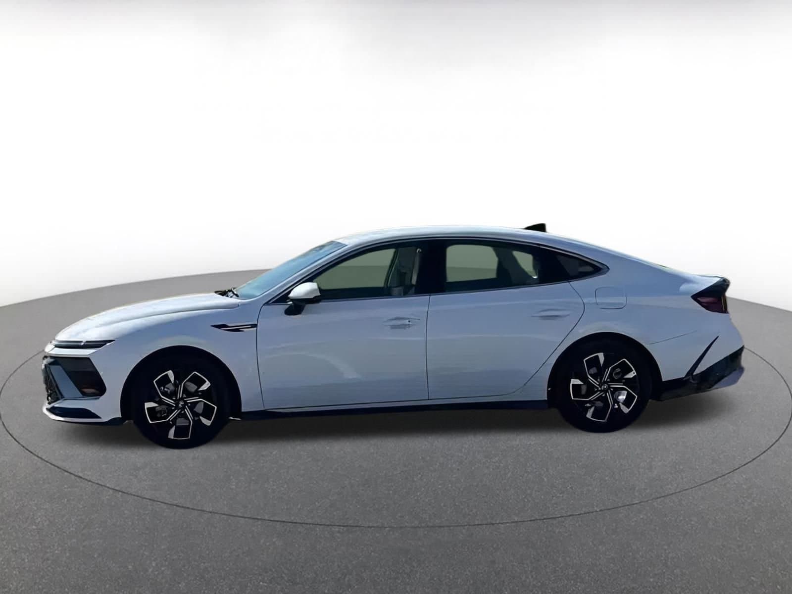 Thumbnail: 2024 Hyundai Sonata - 10