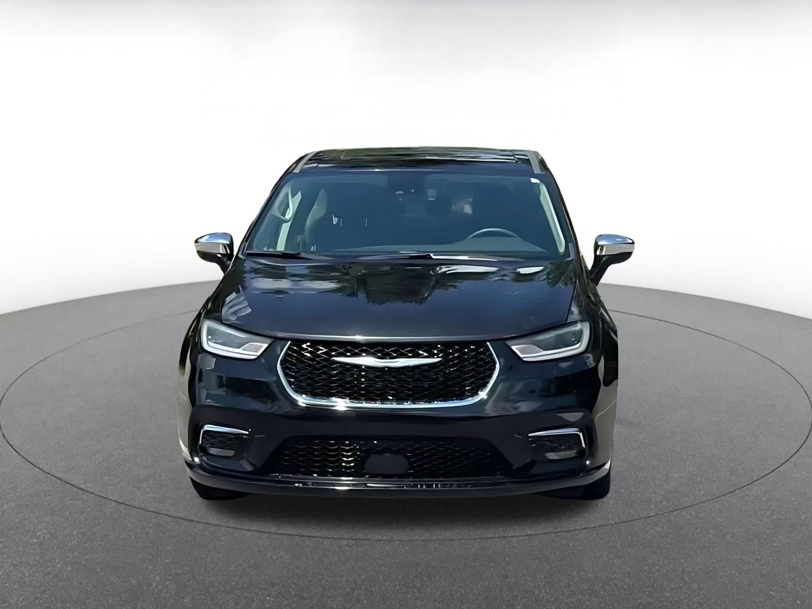 Thumbnail: 2023 Chrysler Pacifica - 4