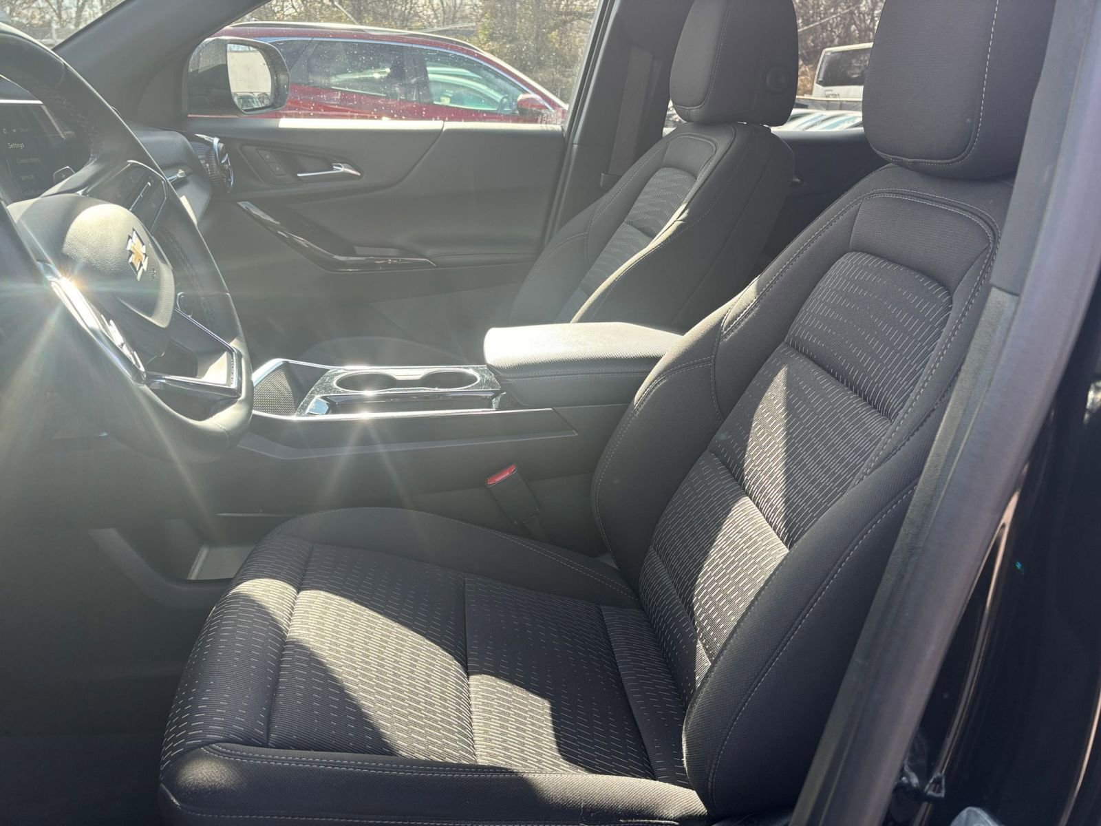 Thumbnail: 2025 Chevrolet Equinox - 25