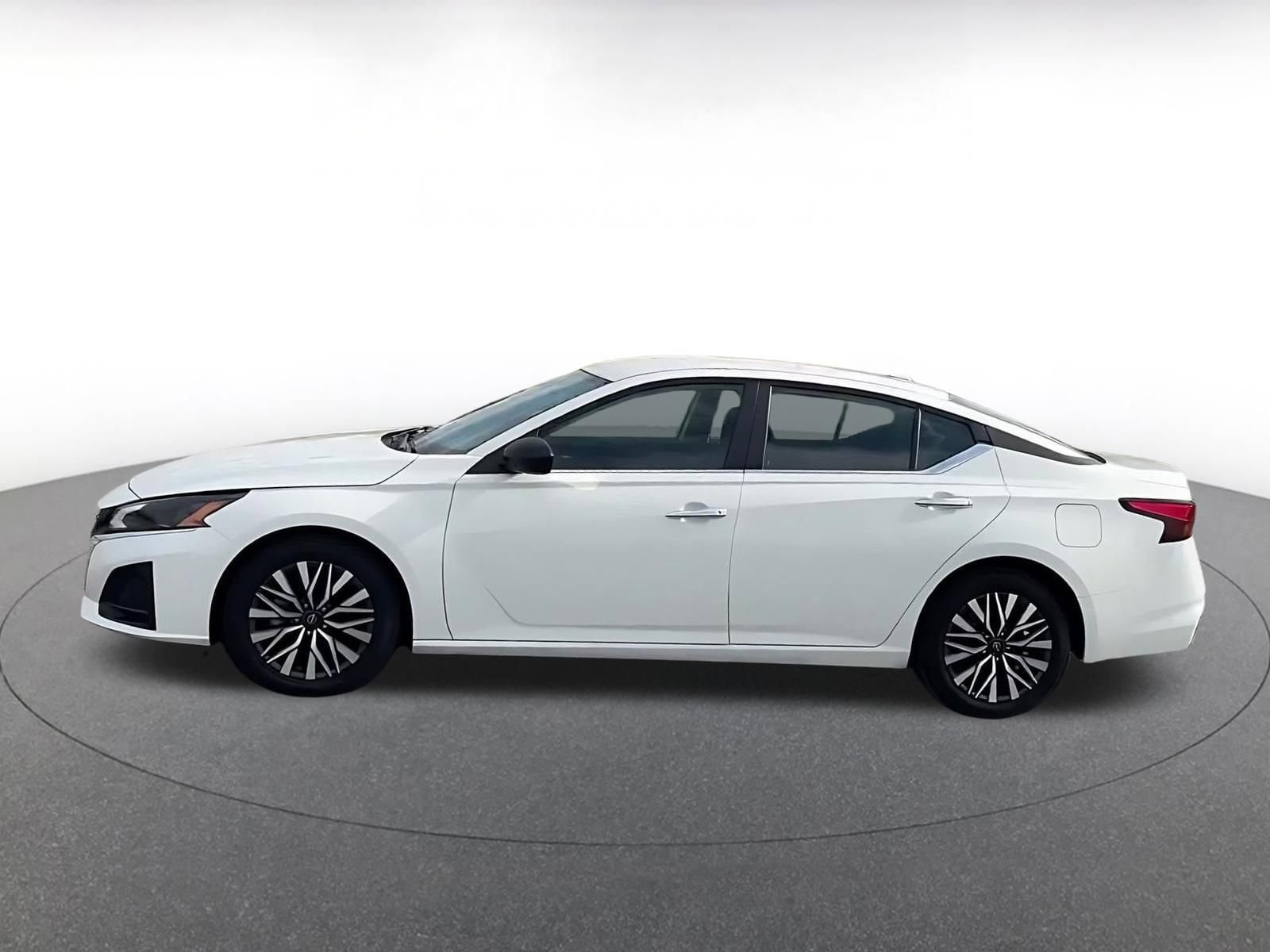 Thumbnail: 2025 Nissan Altima - 8