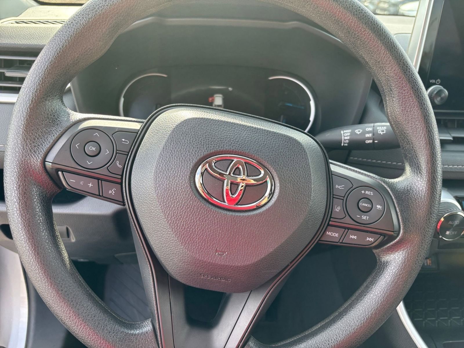 Thumbnail: 2025 Toyota RAV4 - 27