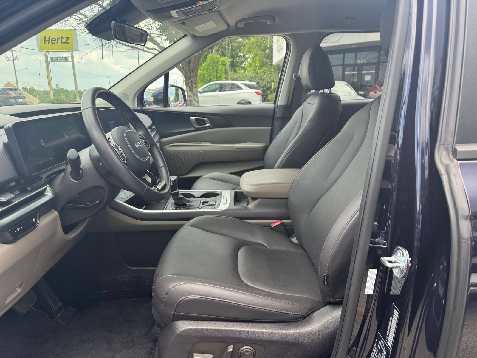 Thumbnail: 2026 Kia Carnival - 29
