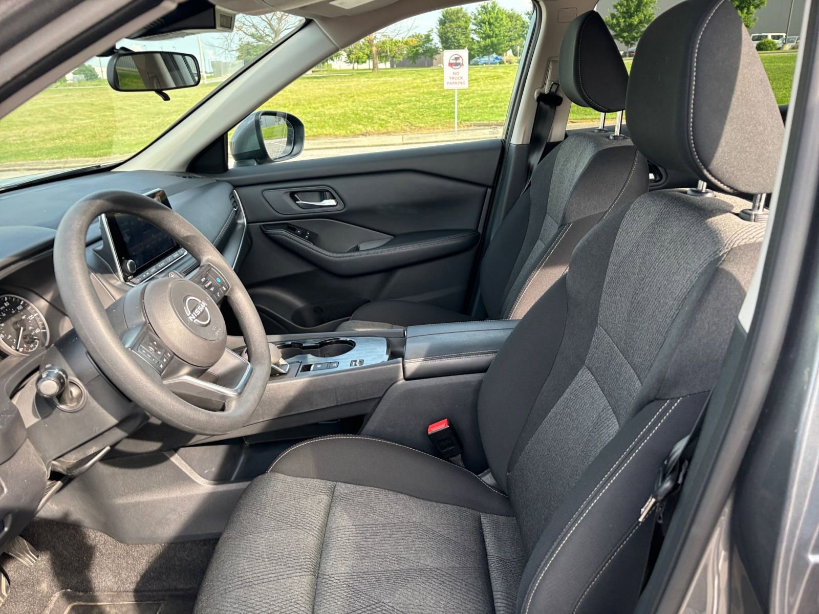 2024 Nissan Rogue SV 27