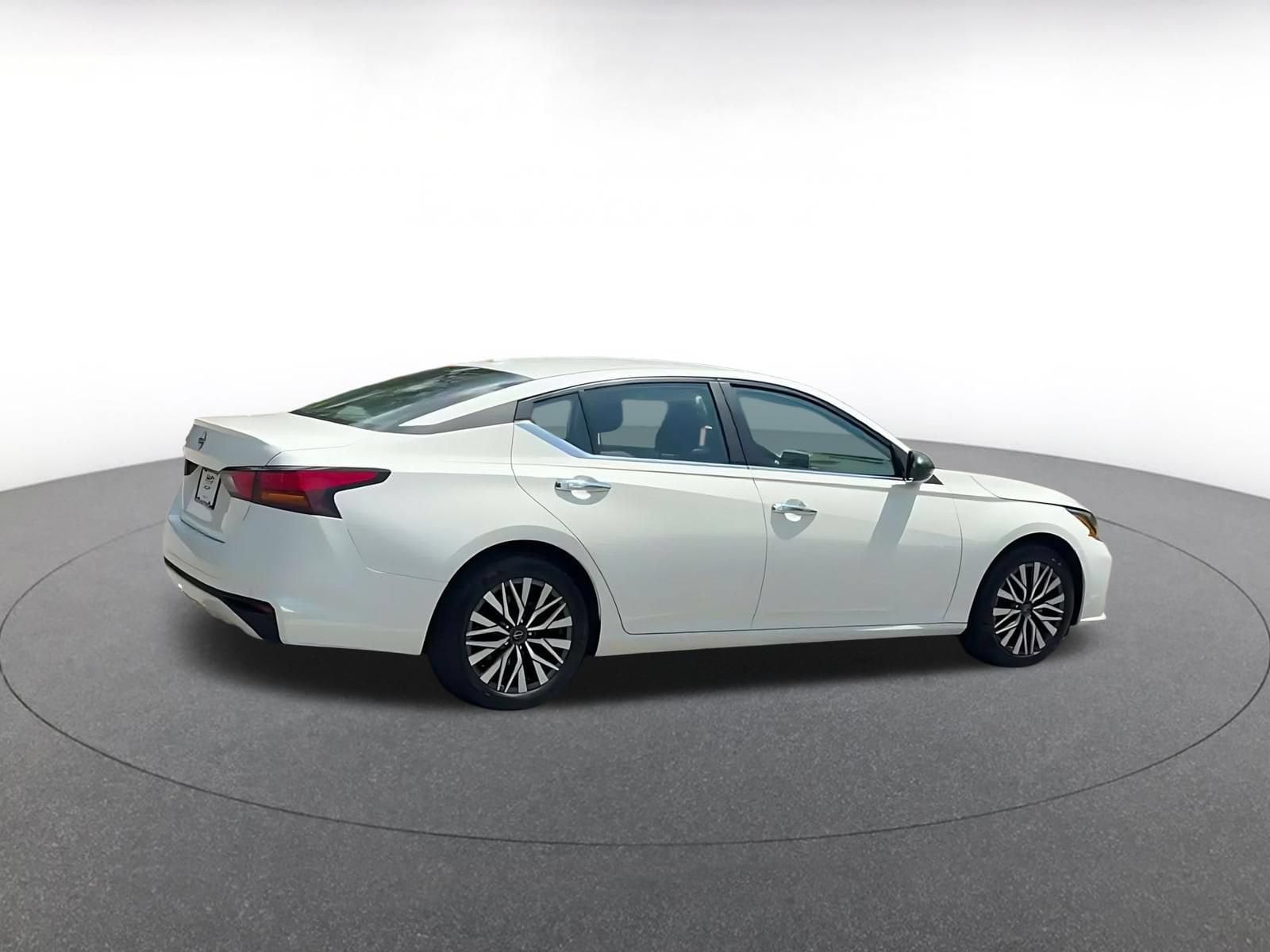 Thumbnail: 2025 Nissan Altima - 13