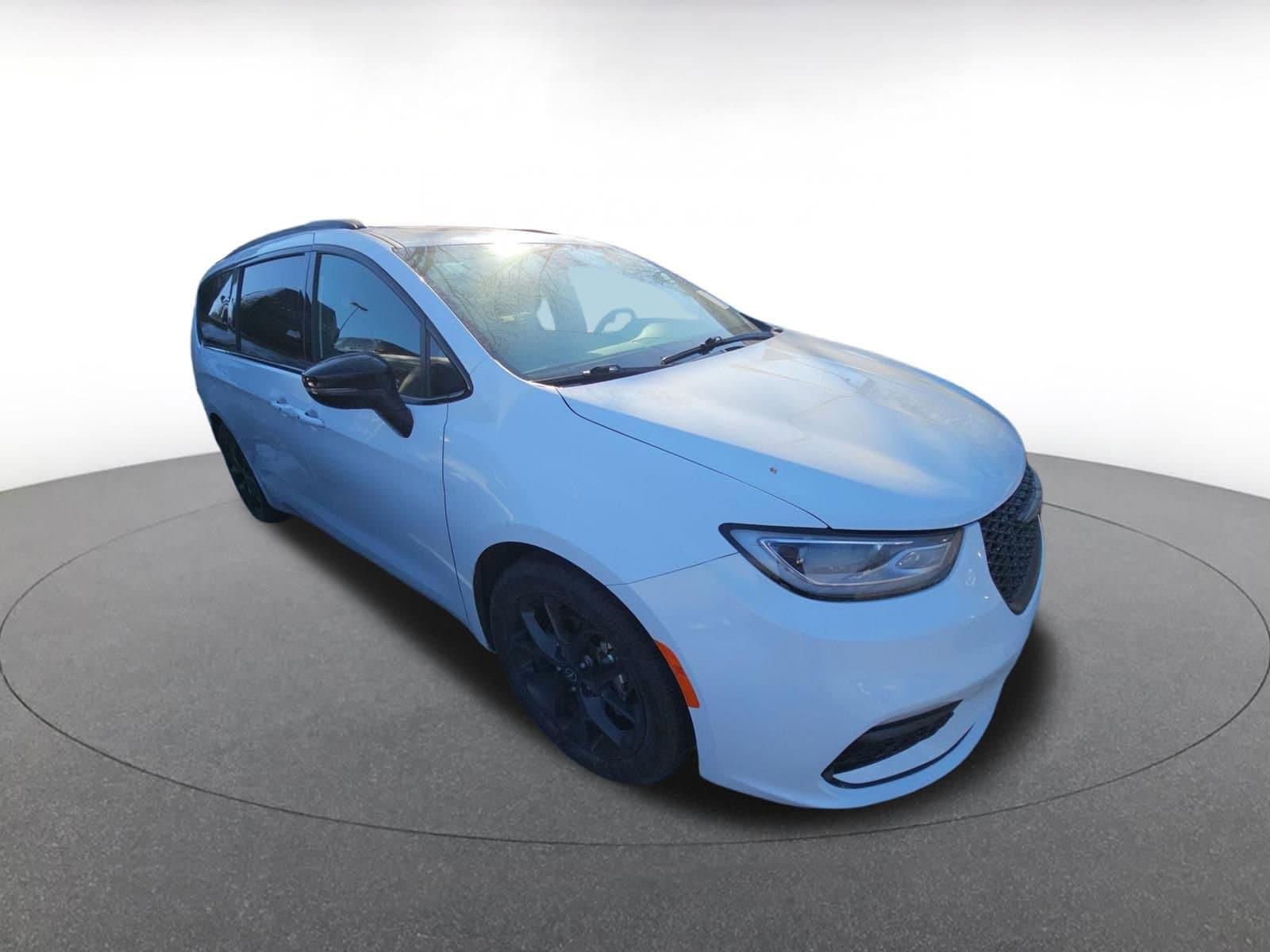 Thumbnail: 2025 Chrysler Pacifica - 1