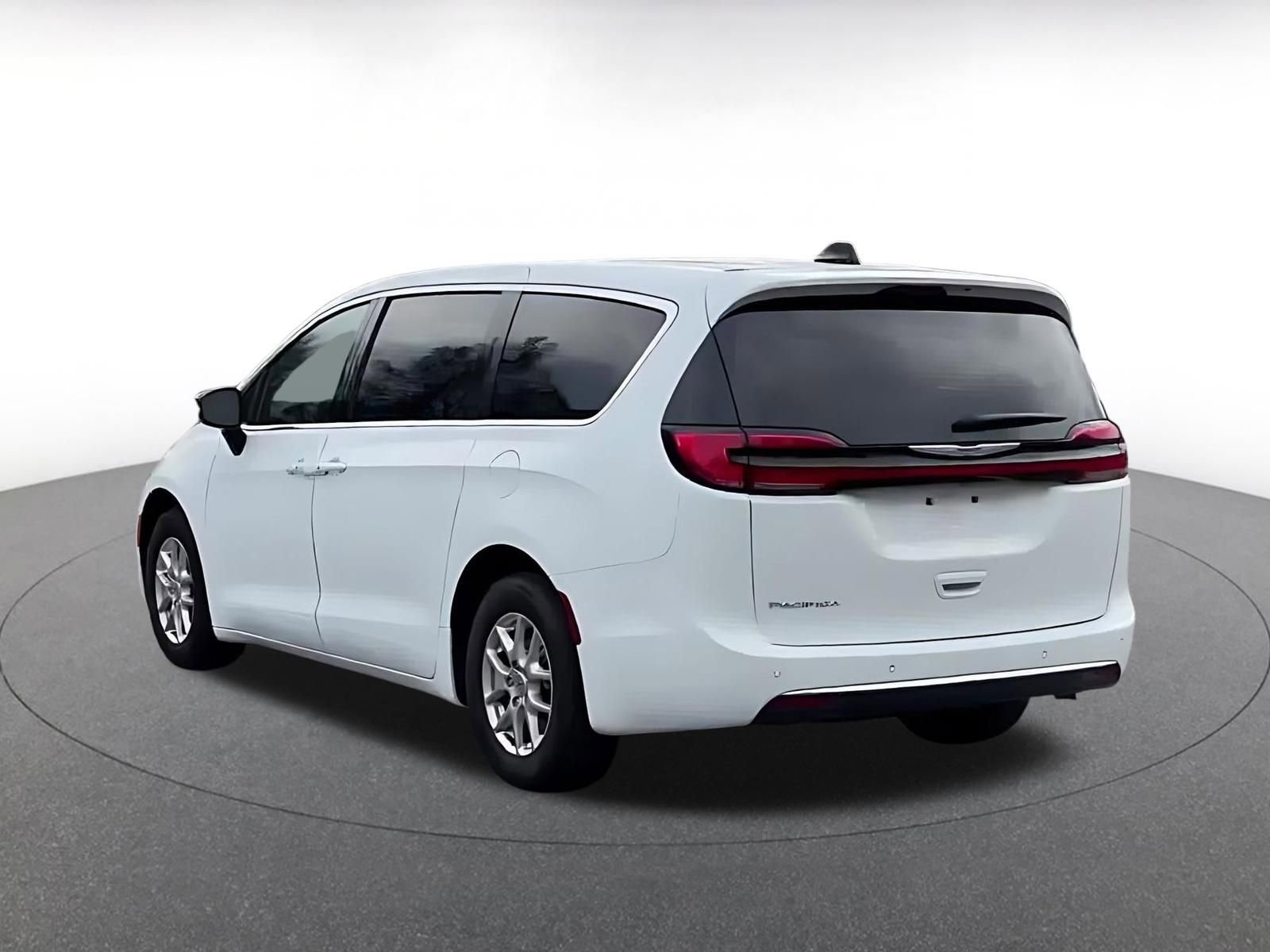 Thumbnail: 2025 Chrysler Pacifica - 11