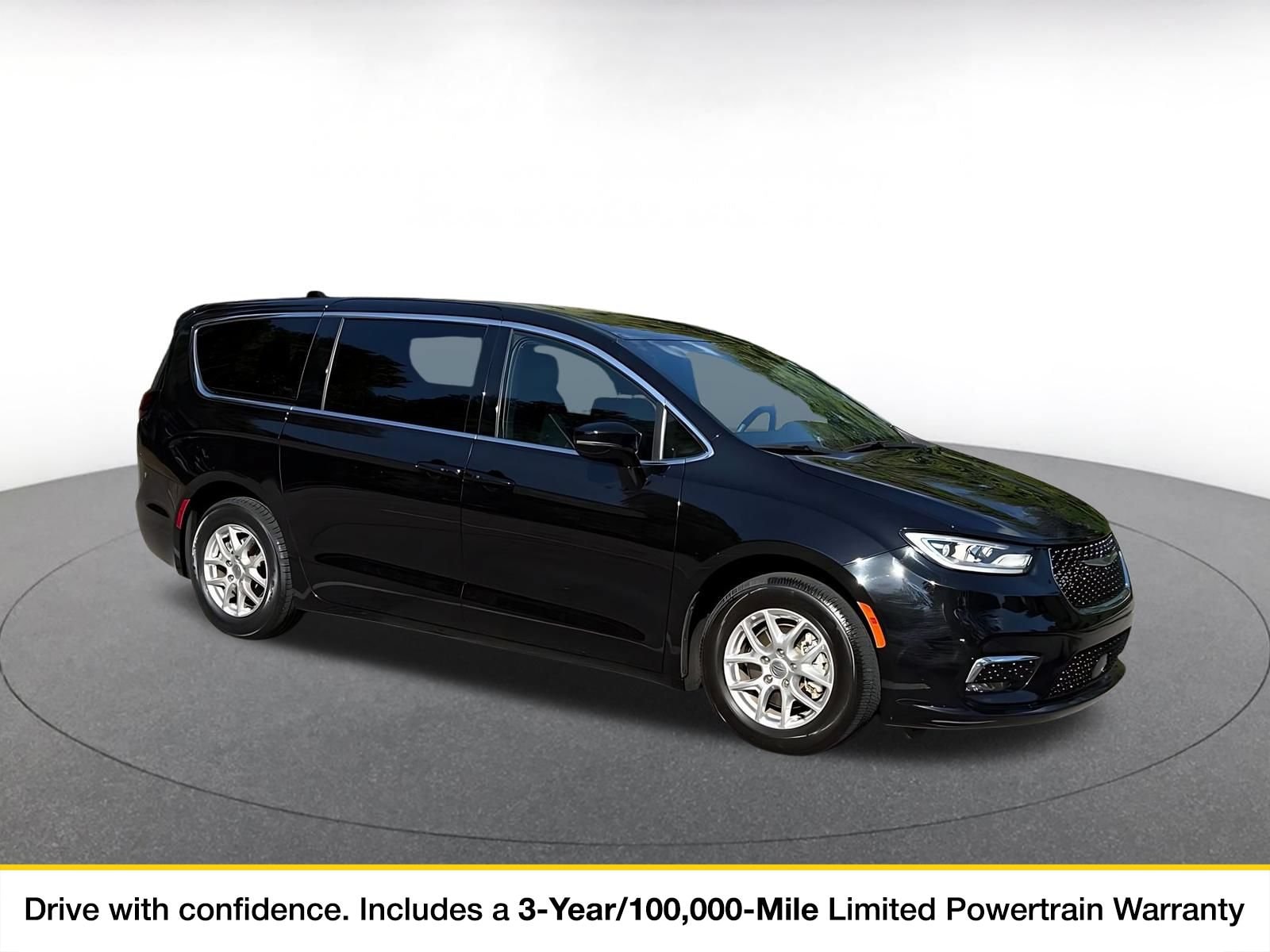 Thumbnail: 2025 Chrysler Pacifica - 1