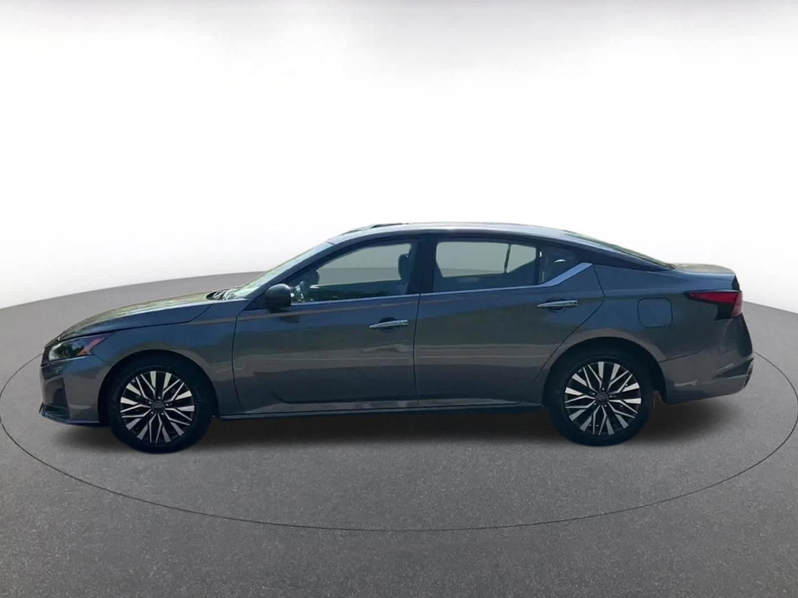 Thumbnail: 2025 Nissan Altima - 8