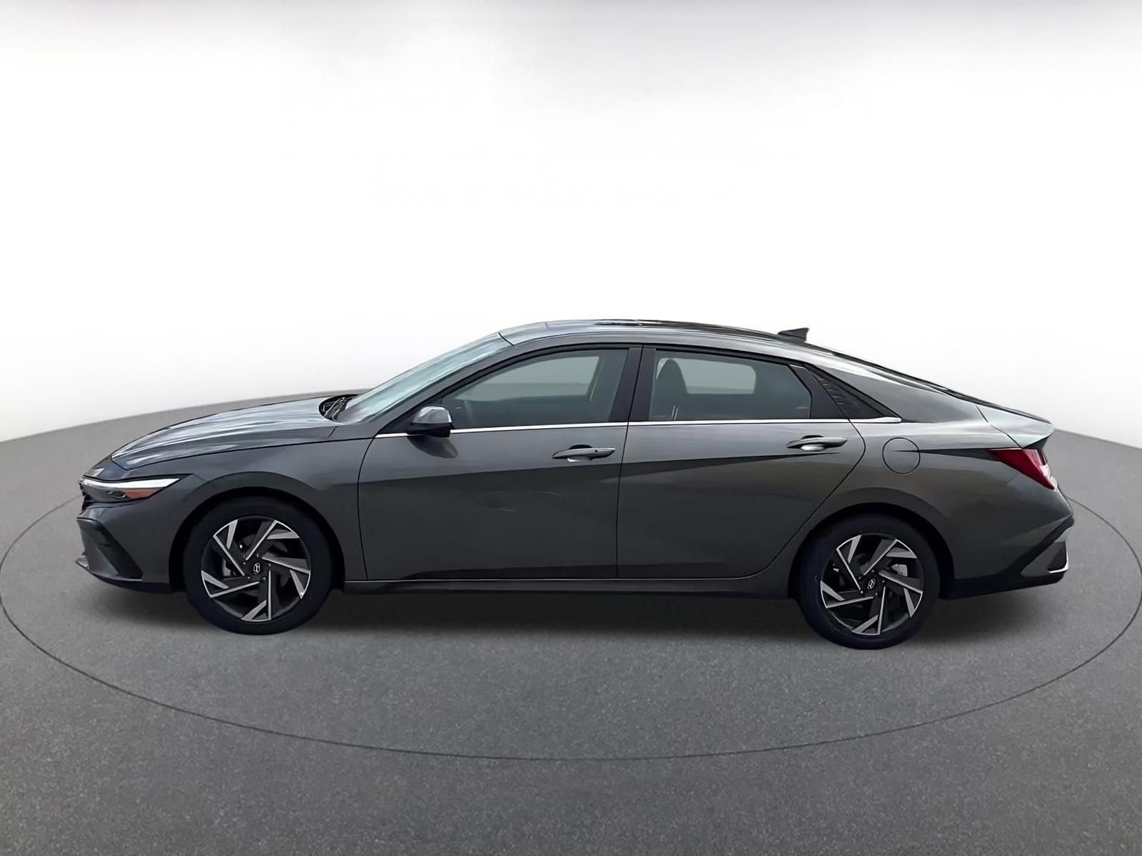 Thumbnail: 2025 Hyundai Elantra - 9