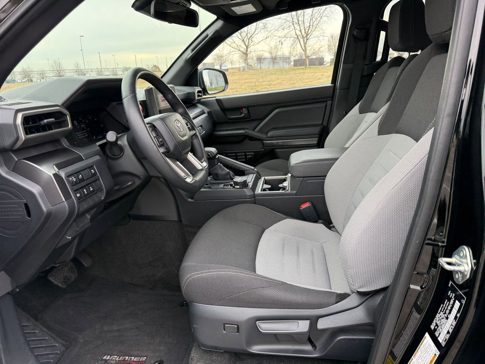 Thumbnail: 2025 Toyota 4Runner - 25