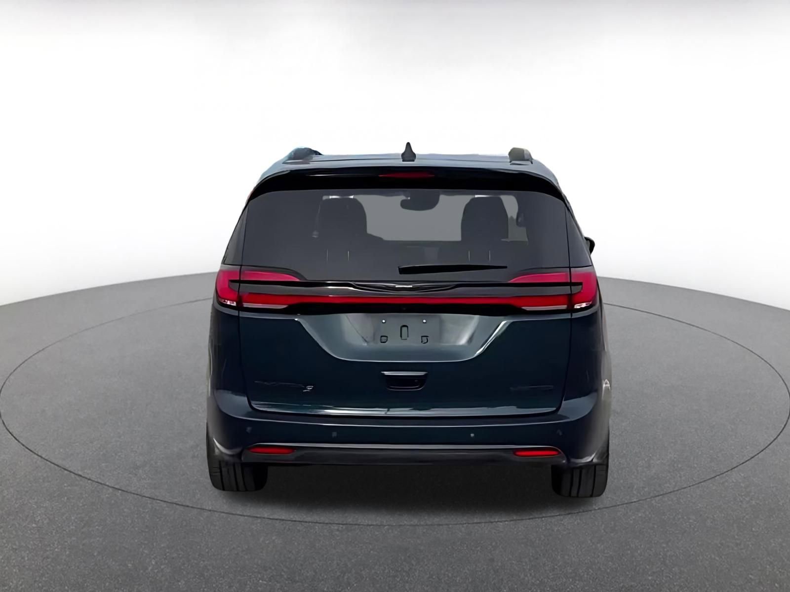 Thumbnail: 2025 Chrysler Pacifica - 12