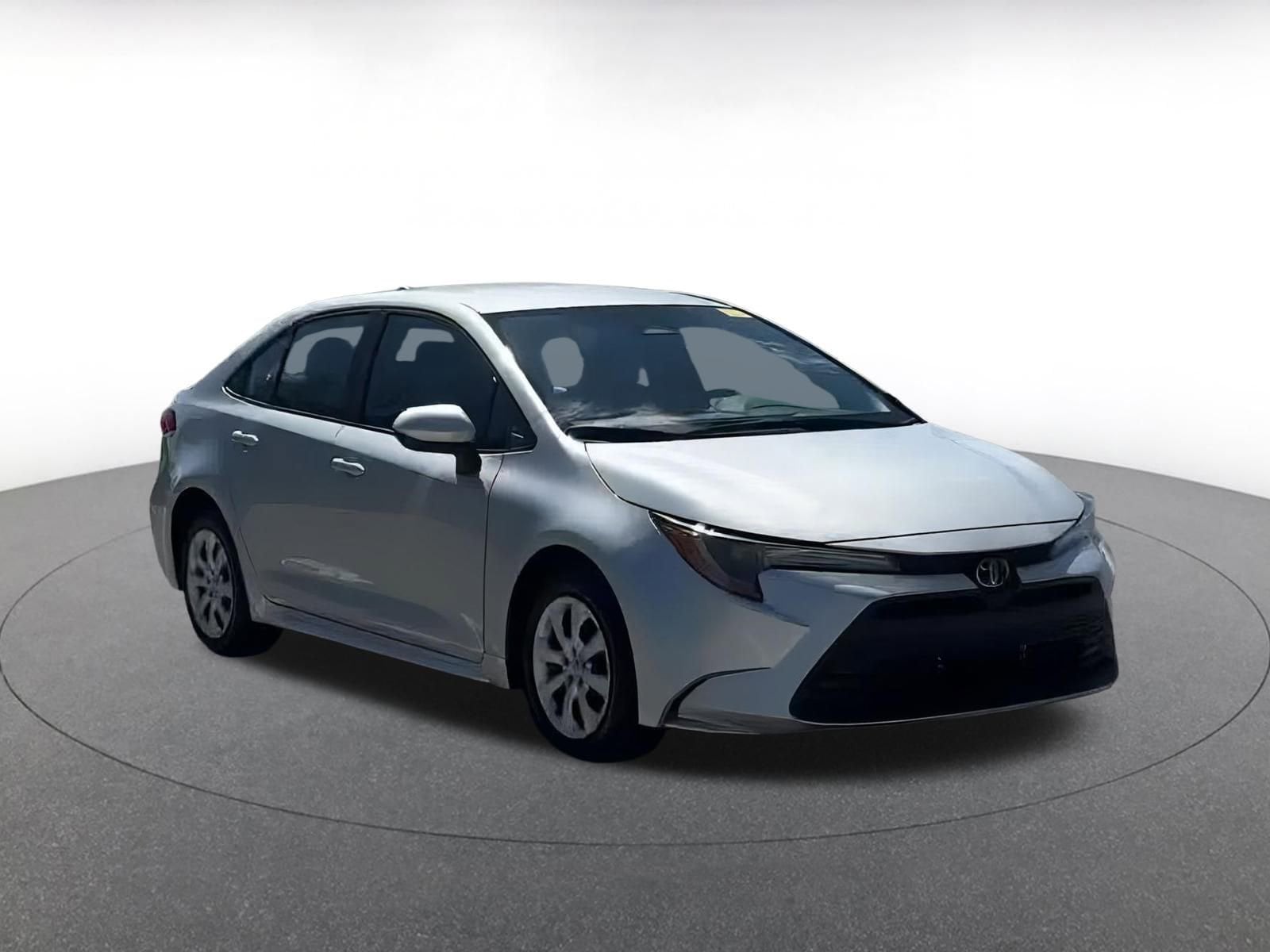 Thumbnail: 2024 Toyota Corolla - 3