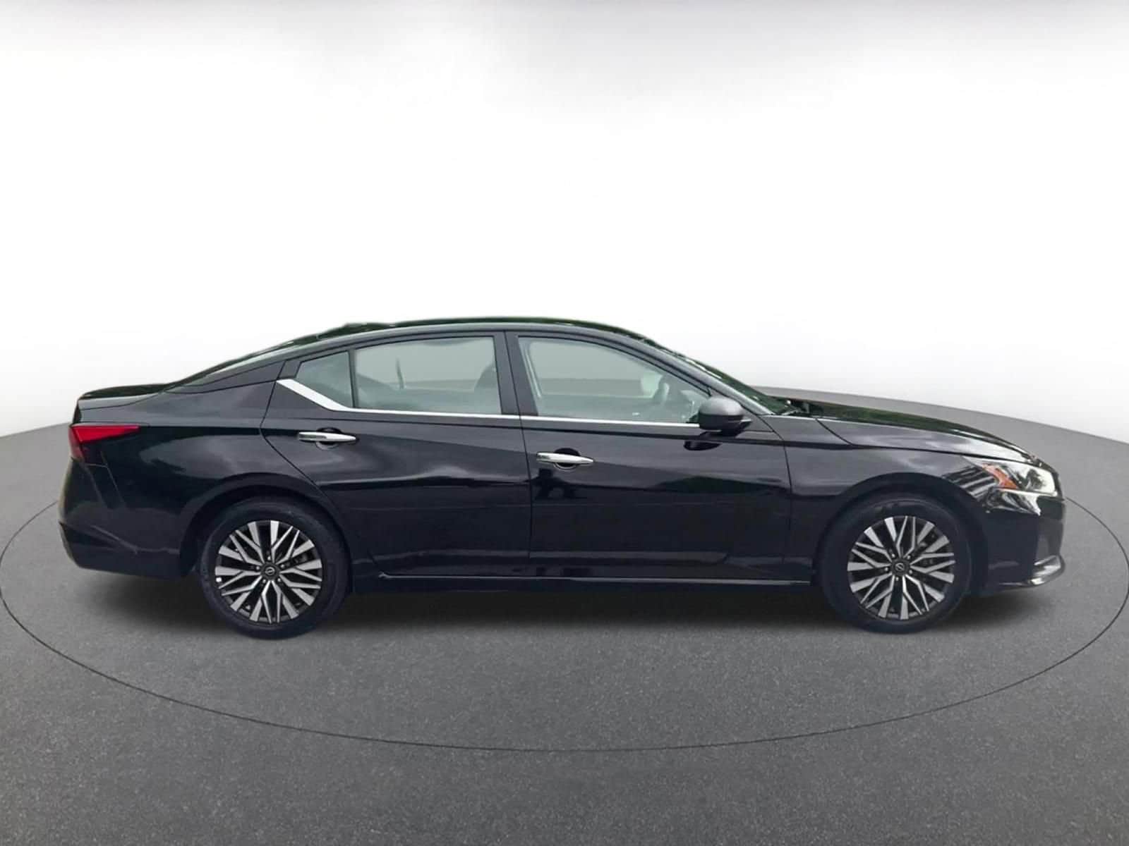 Thumbnail: 2025 Nissan Altima - 16