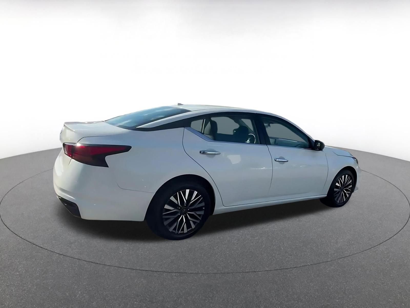 Thumbnail: 2025 Nissan Altima - 15