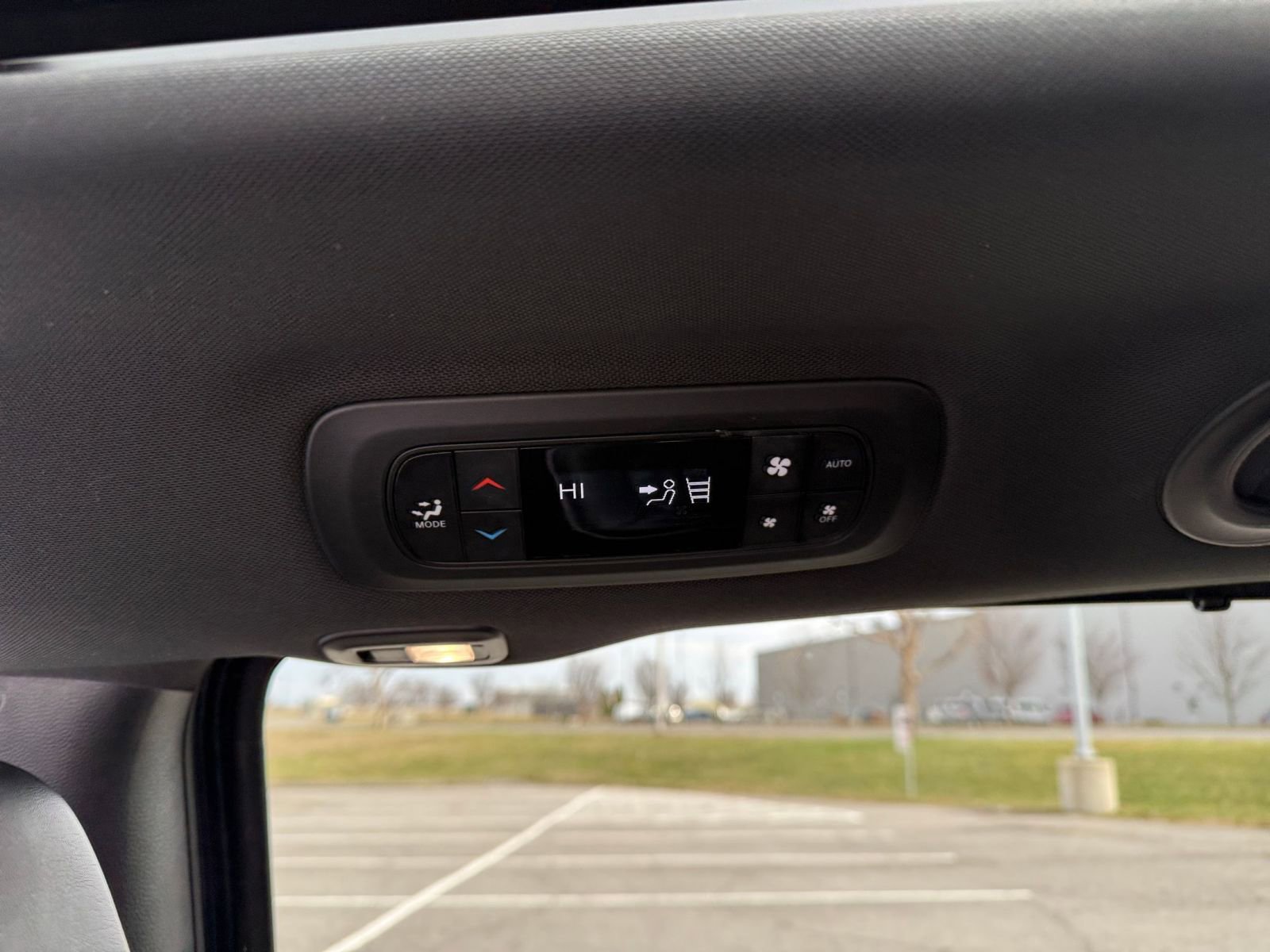 Thumbnail: 2025 Chrysler Pacifica - 25