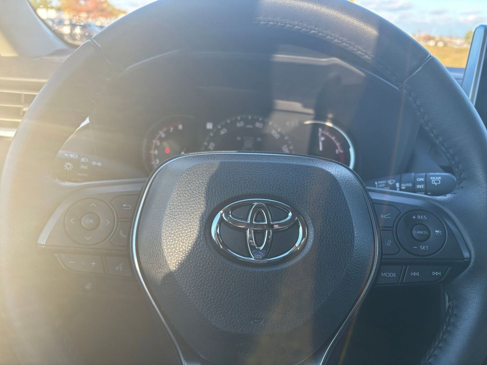 Thumbnail: 2025 Toyota RAV4 - 28