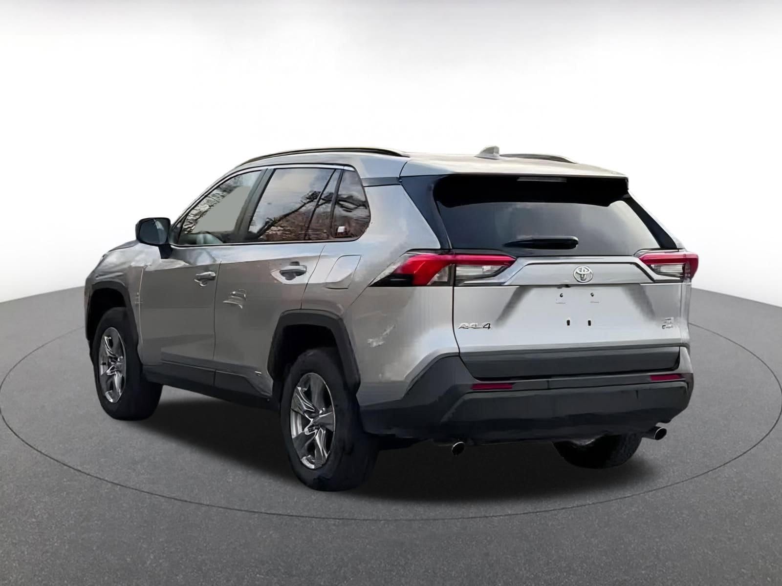 Thumbnail: 2025 Toyota RAV4 - 10