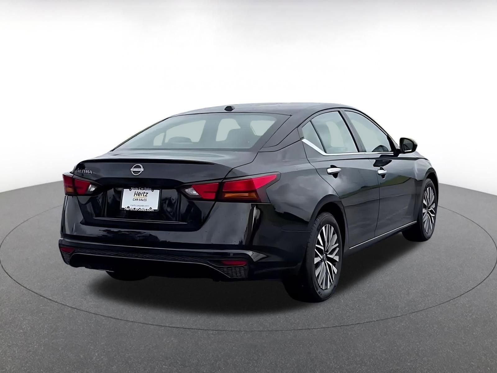 Thumbnail: 2025 Nissan Altima - 16
