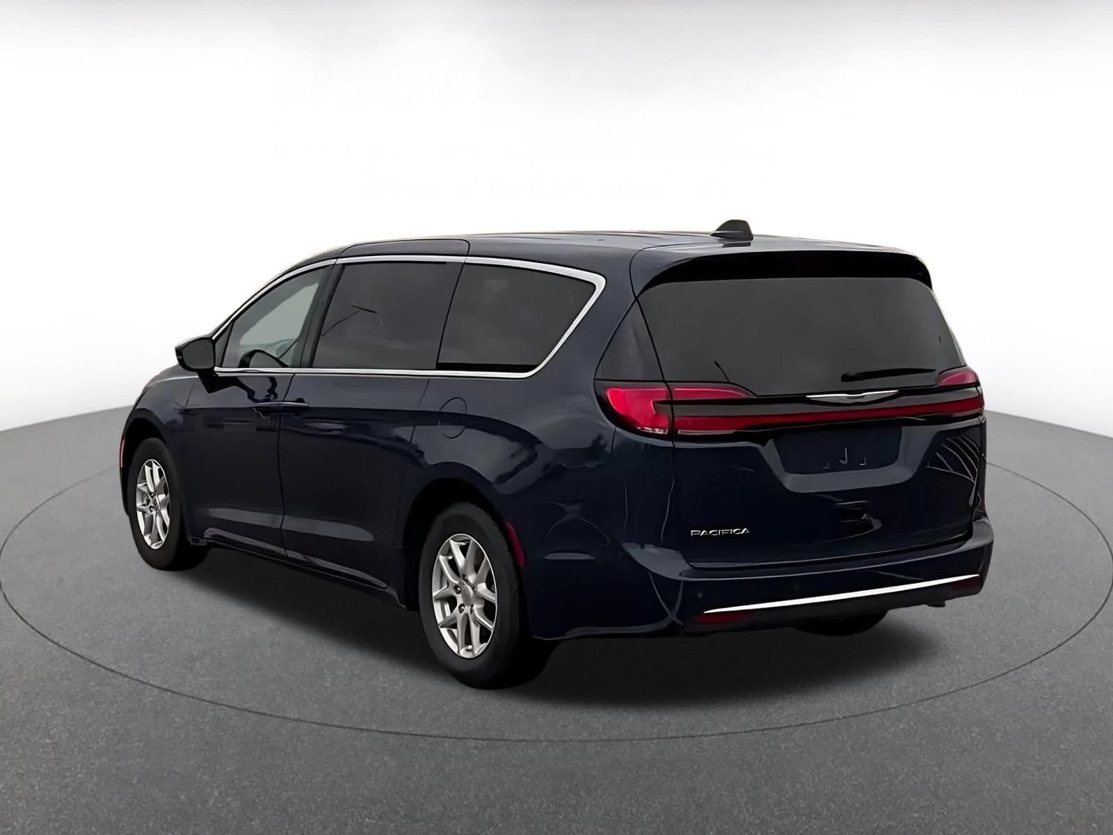 Thumbnail: 2025 Chrysler Pacifica - 11