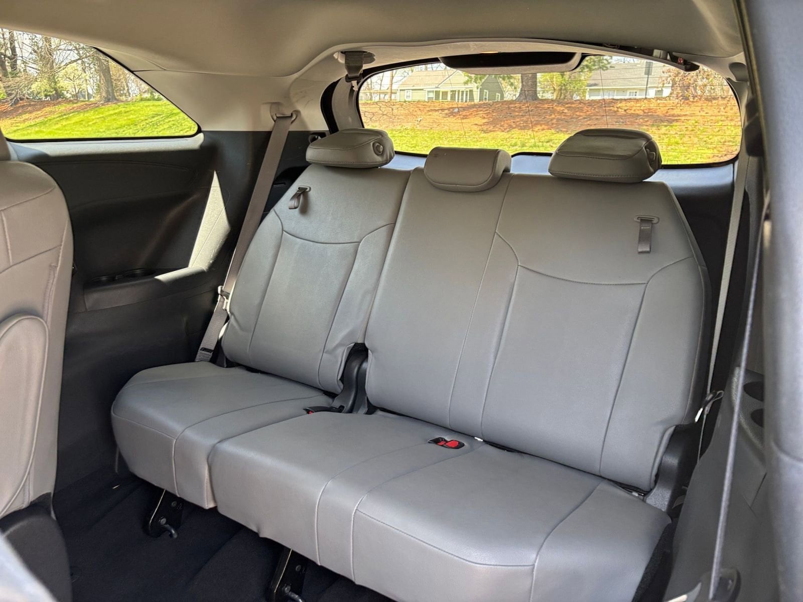 Thumbnail: 2025 Toyota Sienna - 32