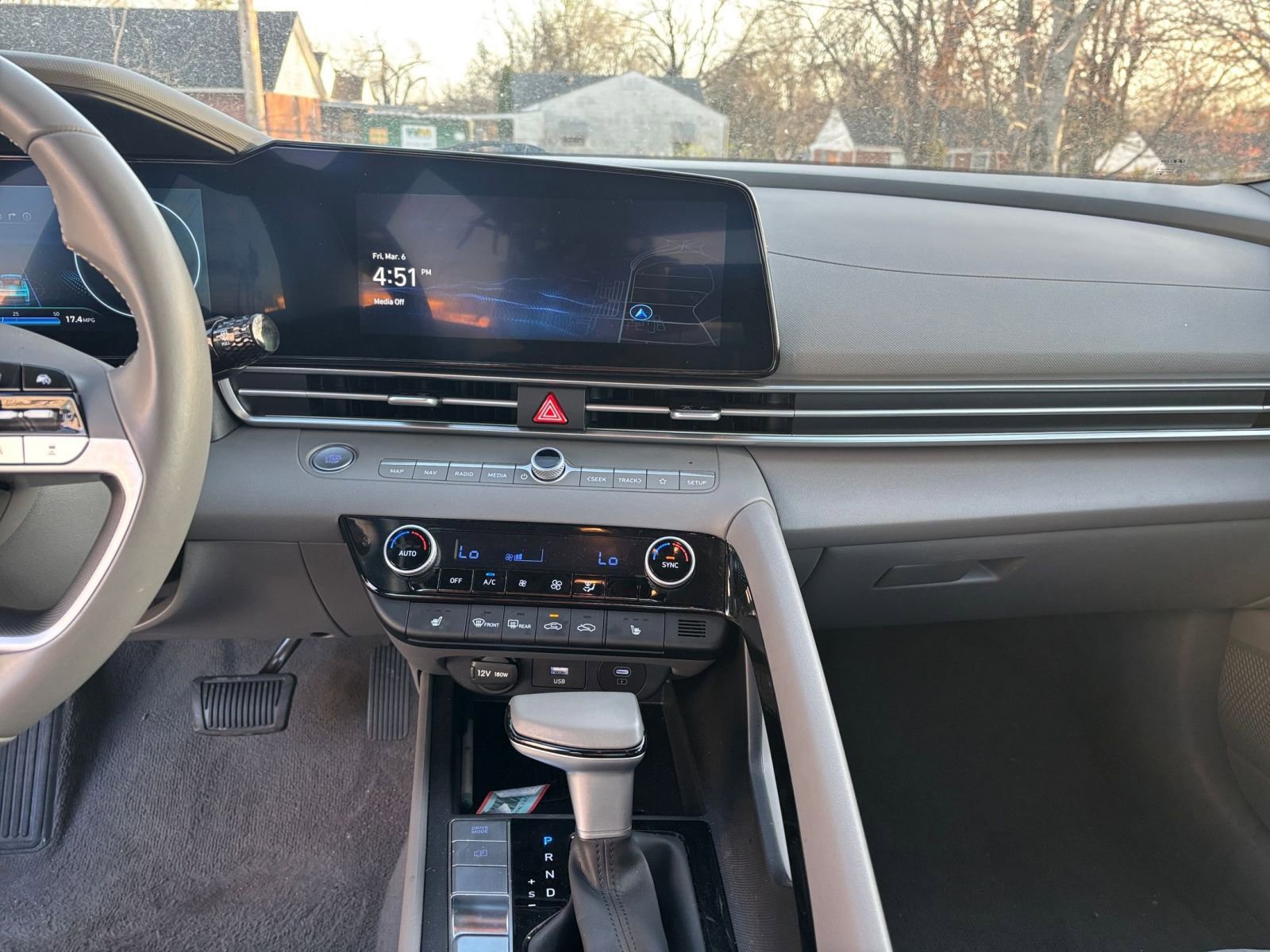 Thumbnail: 2025 Hyundai Elantra - 17