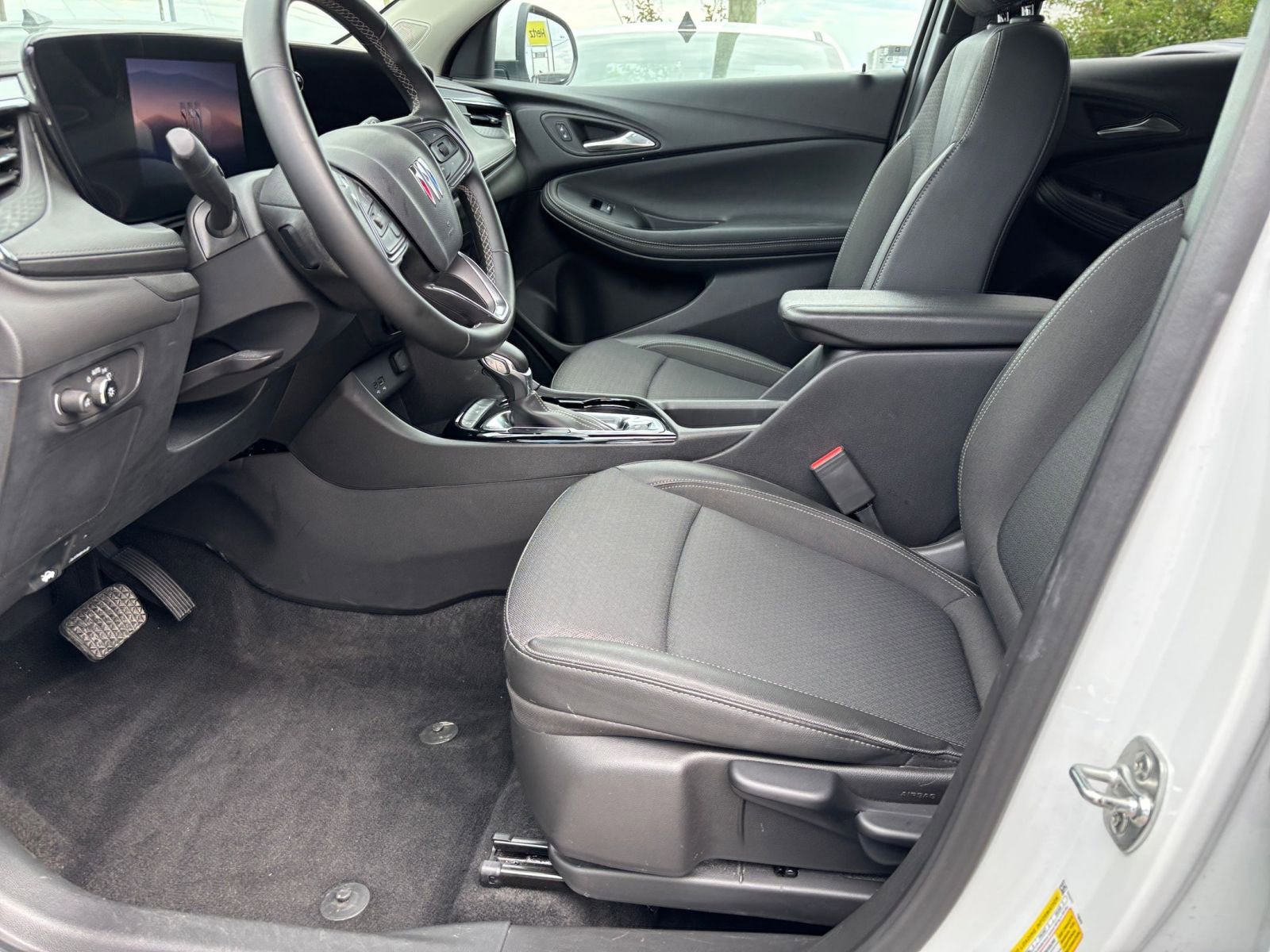 Thumbnail: 2025 Buick Encore GX - 25