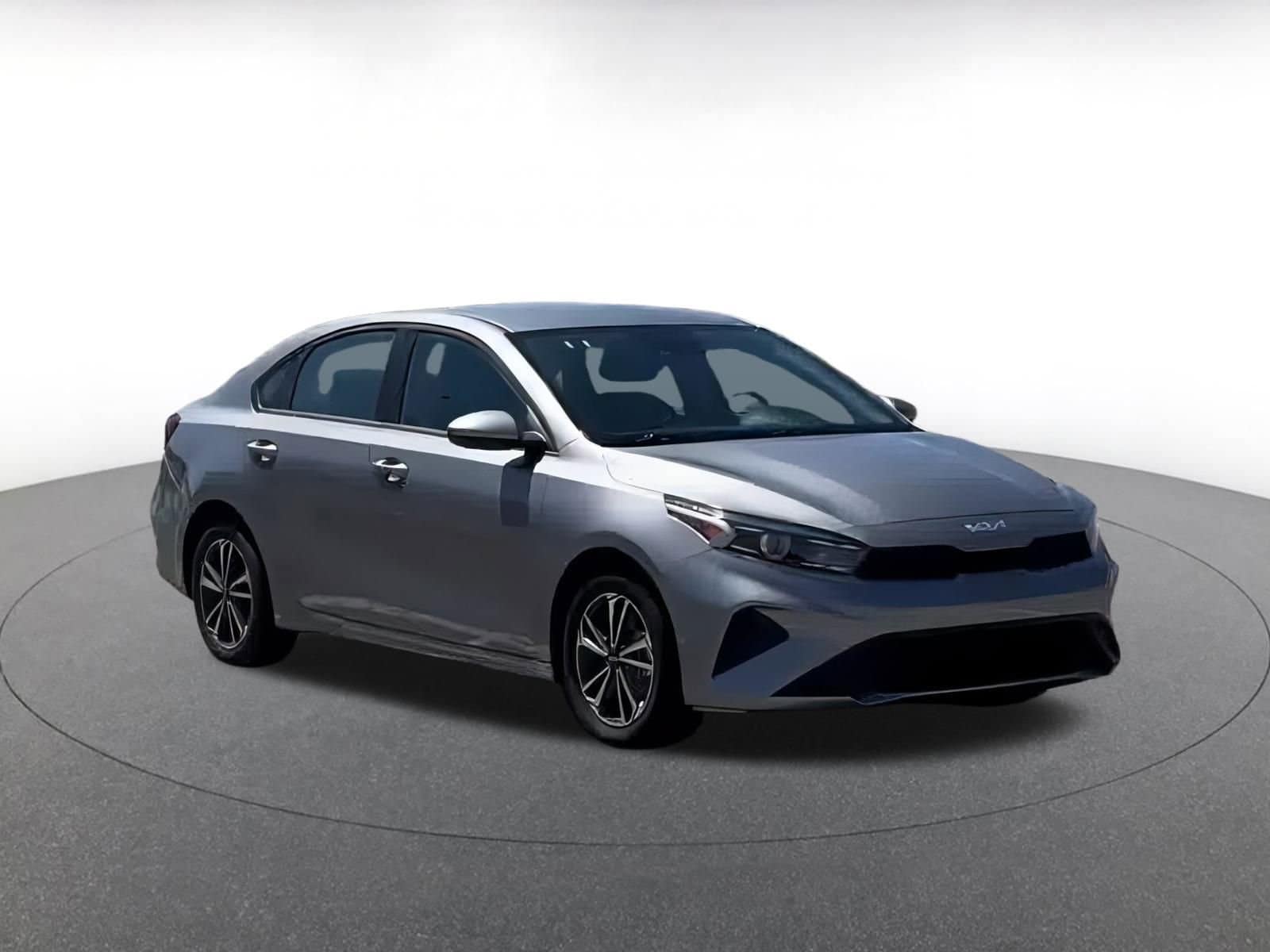 Thumbnail: 2024 Kia Forte - 3