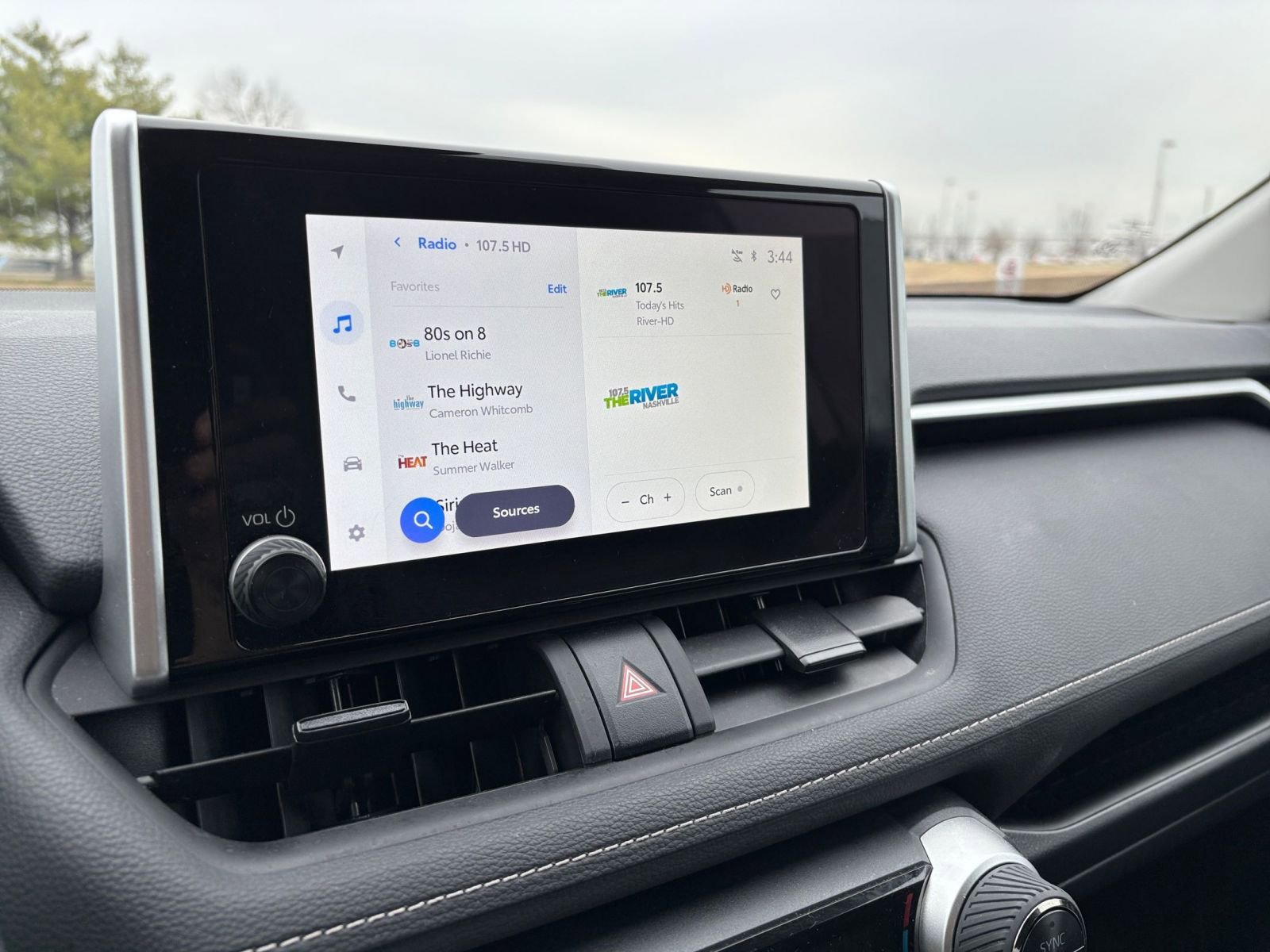 Thumbnail: 2025 Toyota RAV4 - 21