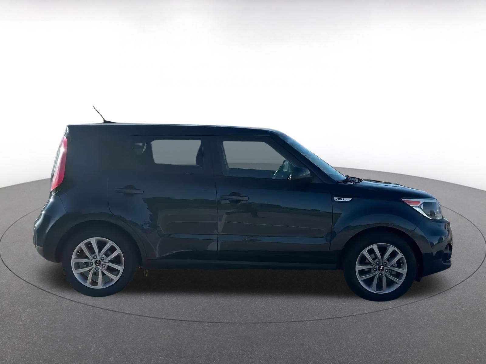 Thumbnail: 2017 Kia Soul - 16